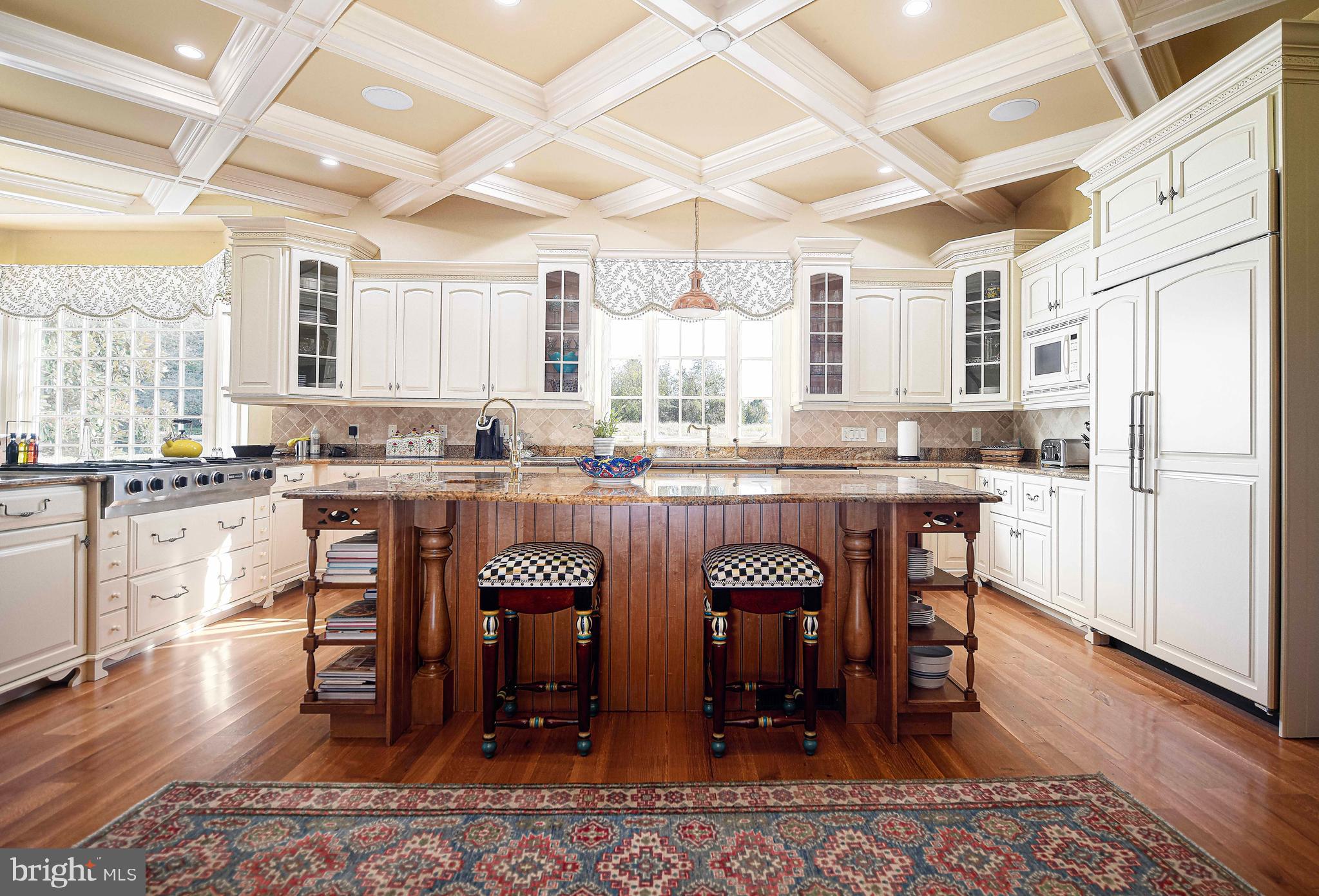 HAYFIELDS MANOR - Residential