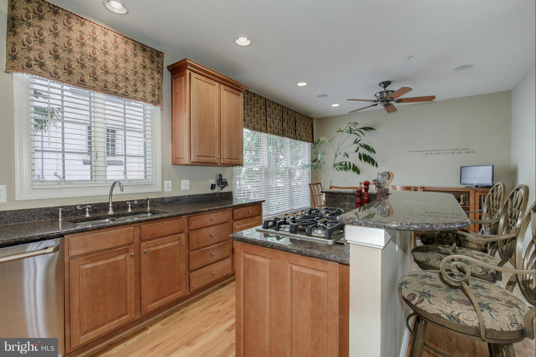 MCLEAN CREST - Residential