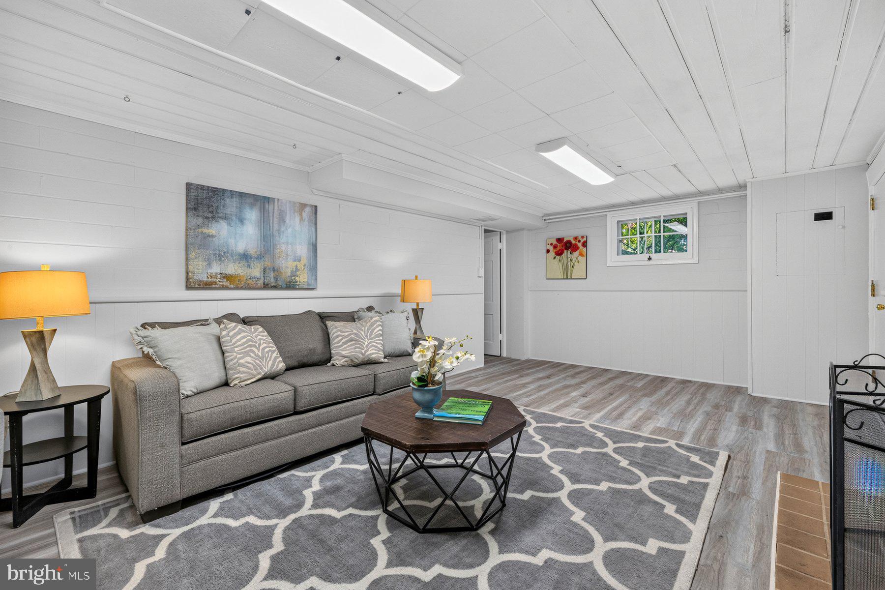 SILVER SPRING - Residential
