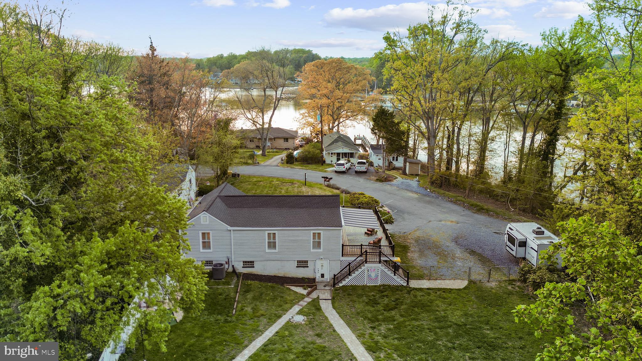 EDGEWATER - Residential