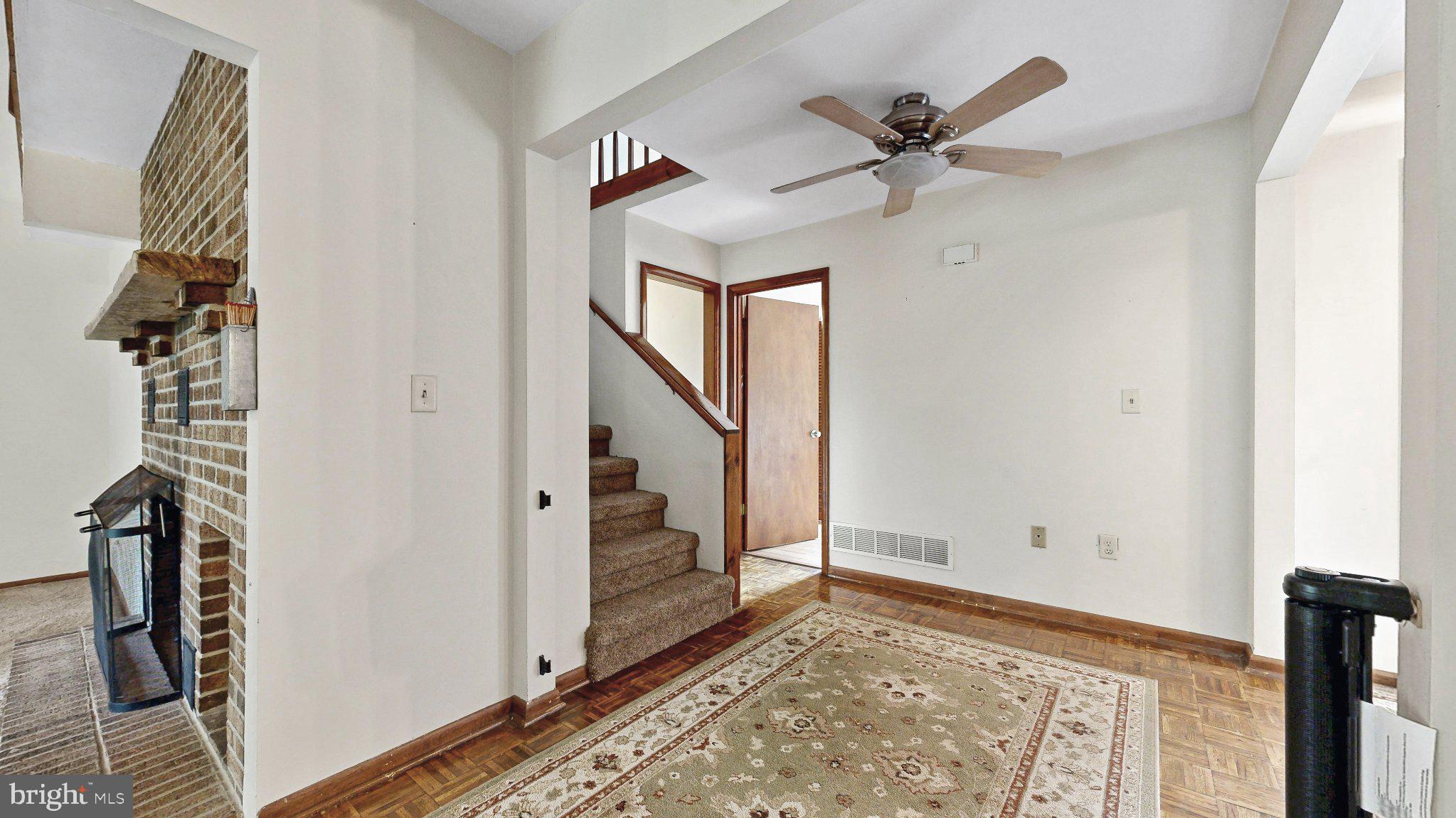 ANDREWS LAKE ESTS - Residential