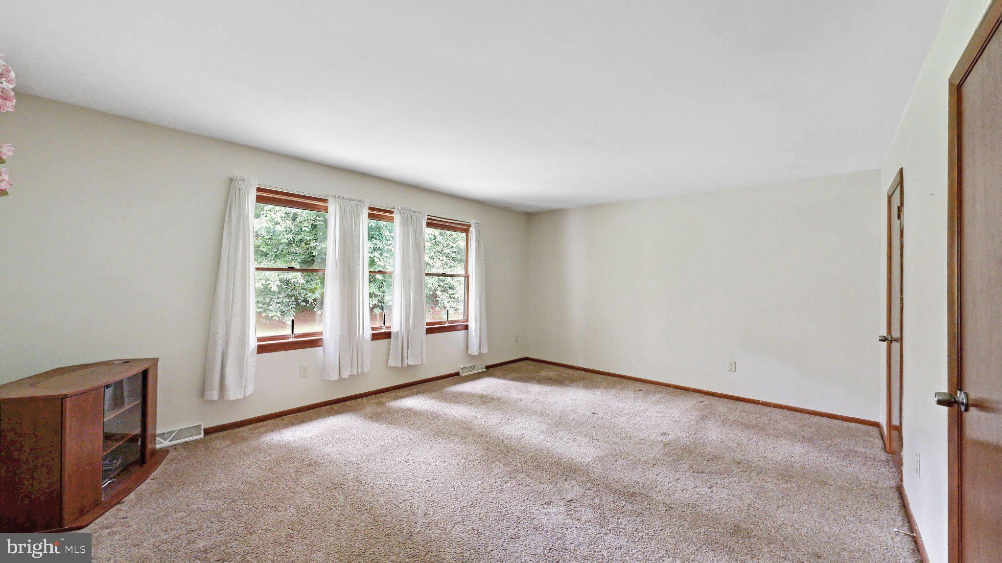 ANDREWS LAKE ESTS - Residential