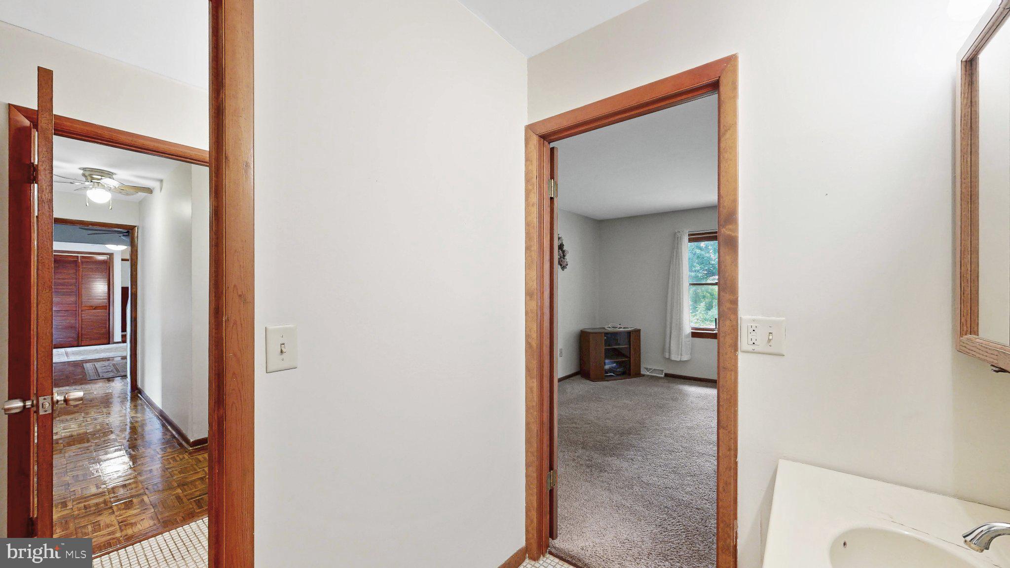 ANDREWS LAKE ESTS - Residential