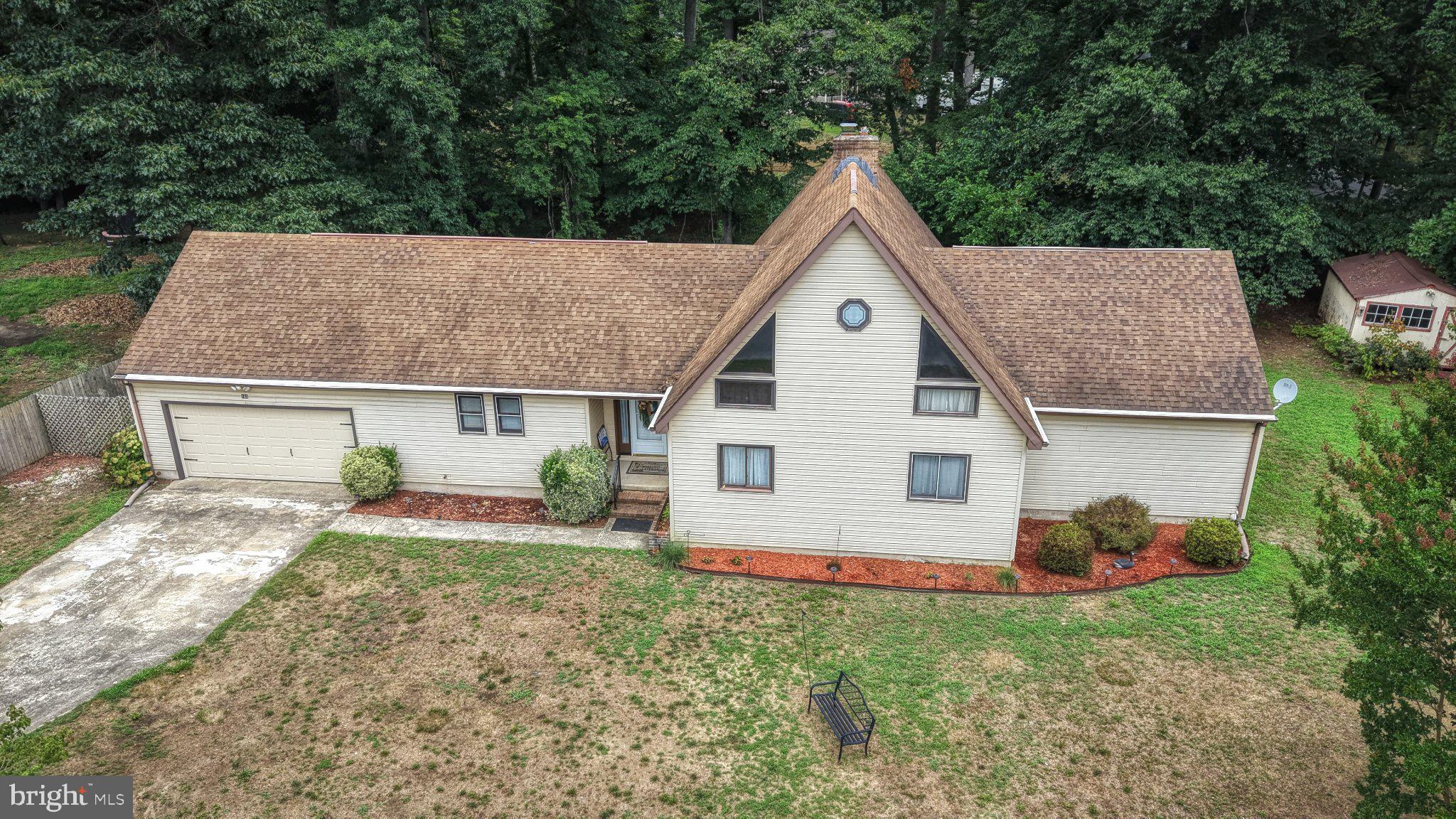 ANDREWS LAKE ESTS - Residential