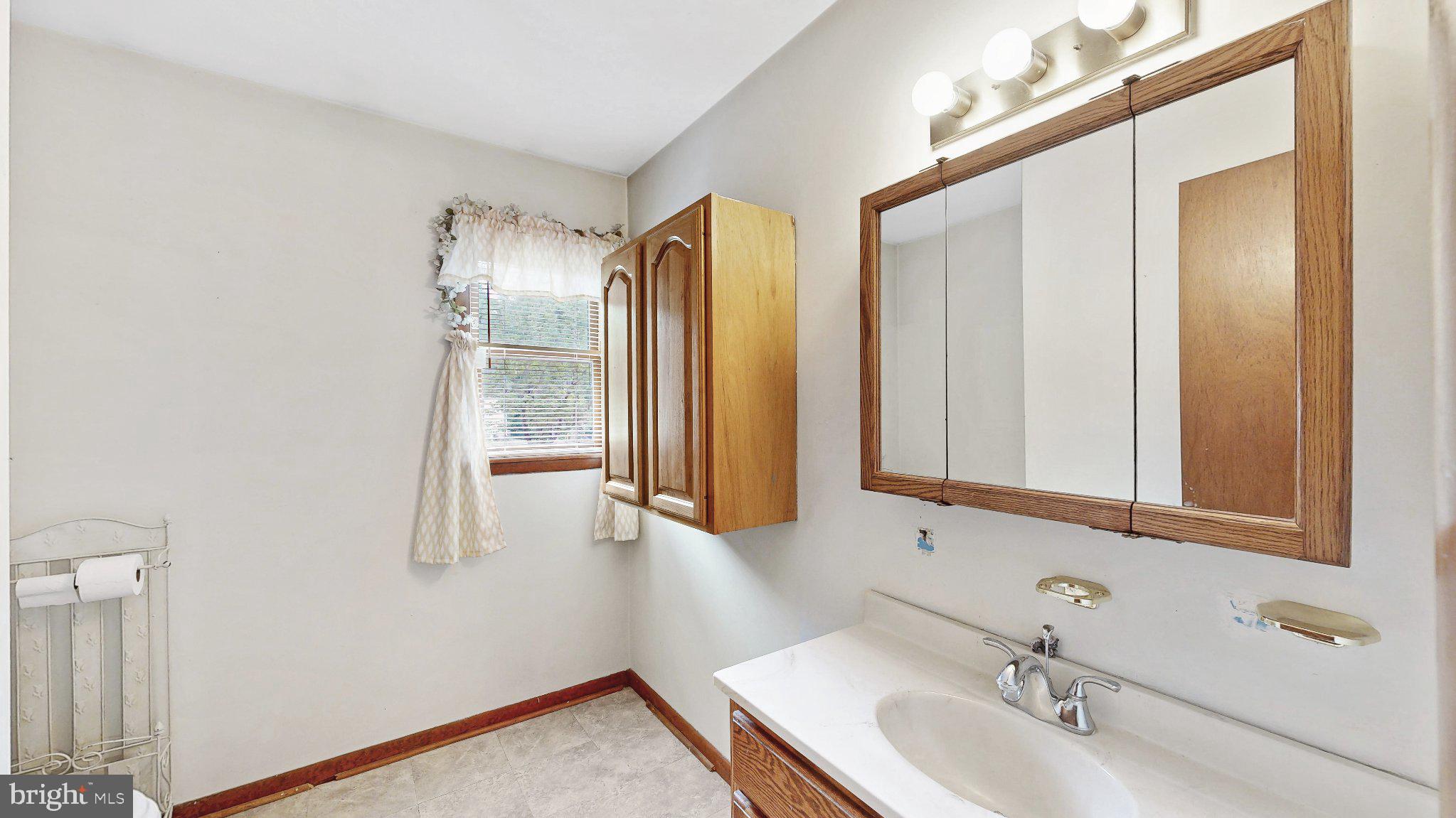 ANDREWS LAKE ESTS - Residential
