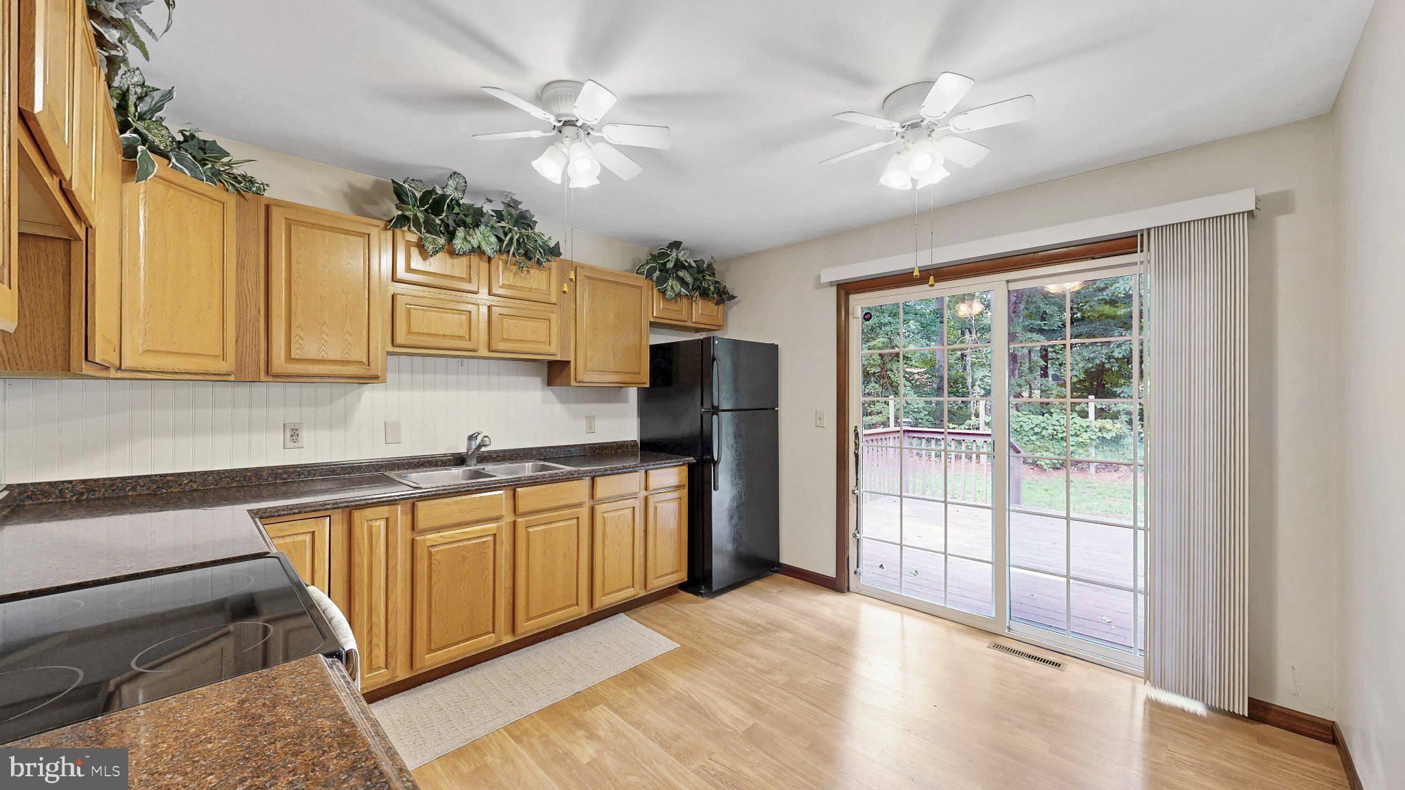 ANDREWS LAKE ESTS - Residential