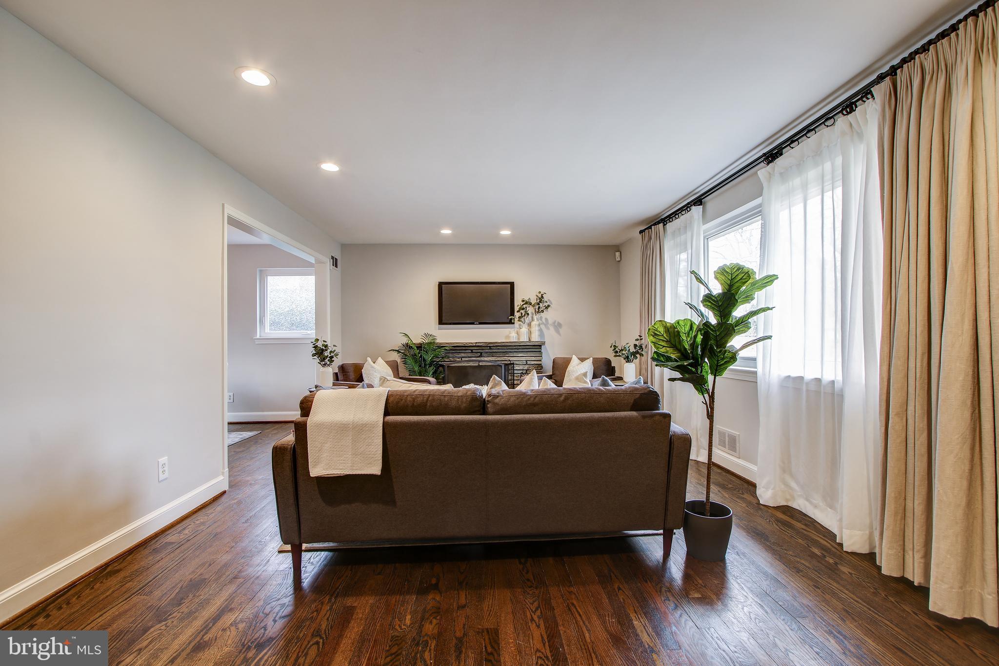 HIGH POINT - Residential