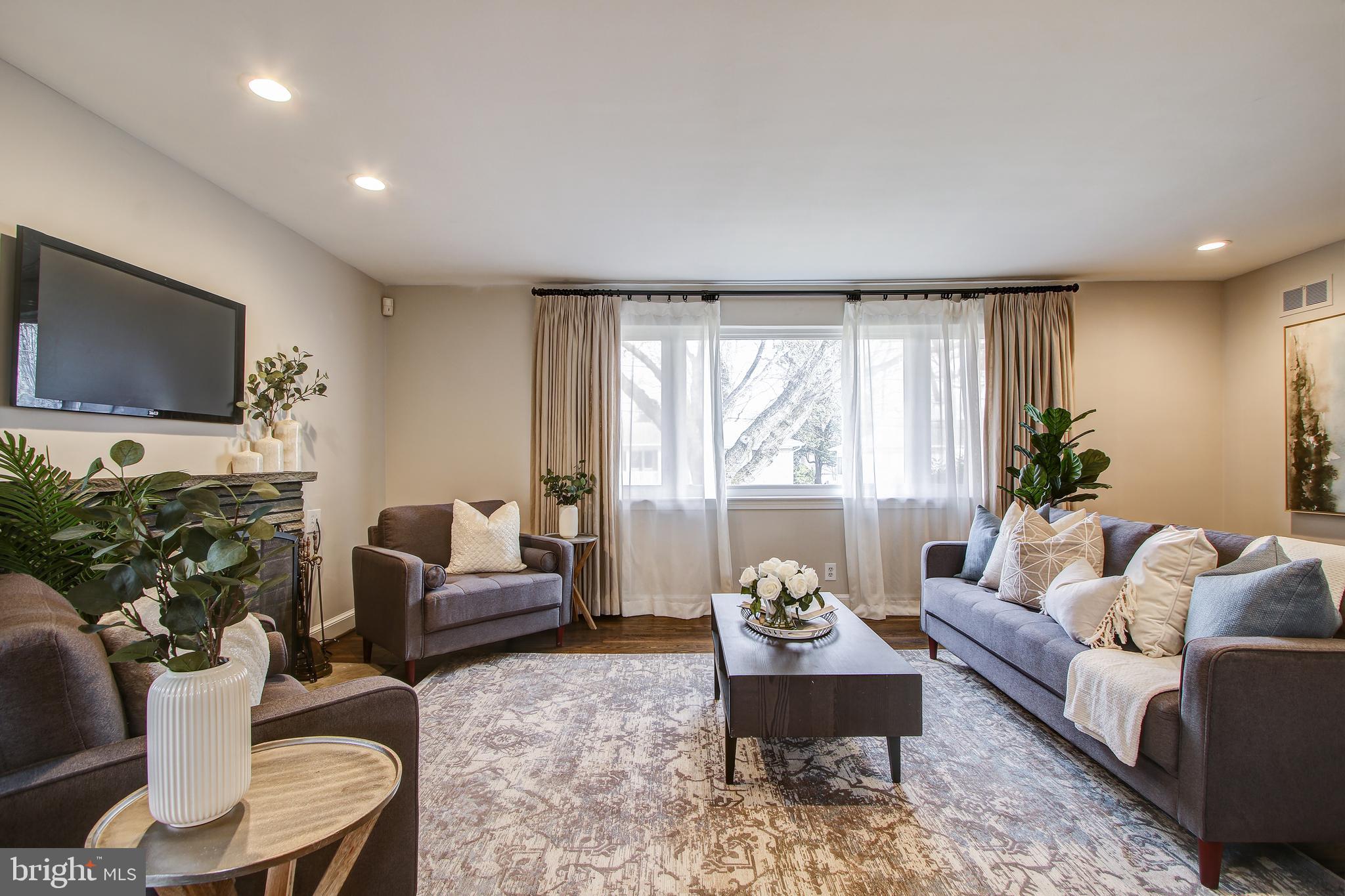 HIGH POINT - Residential