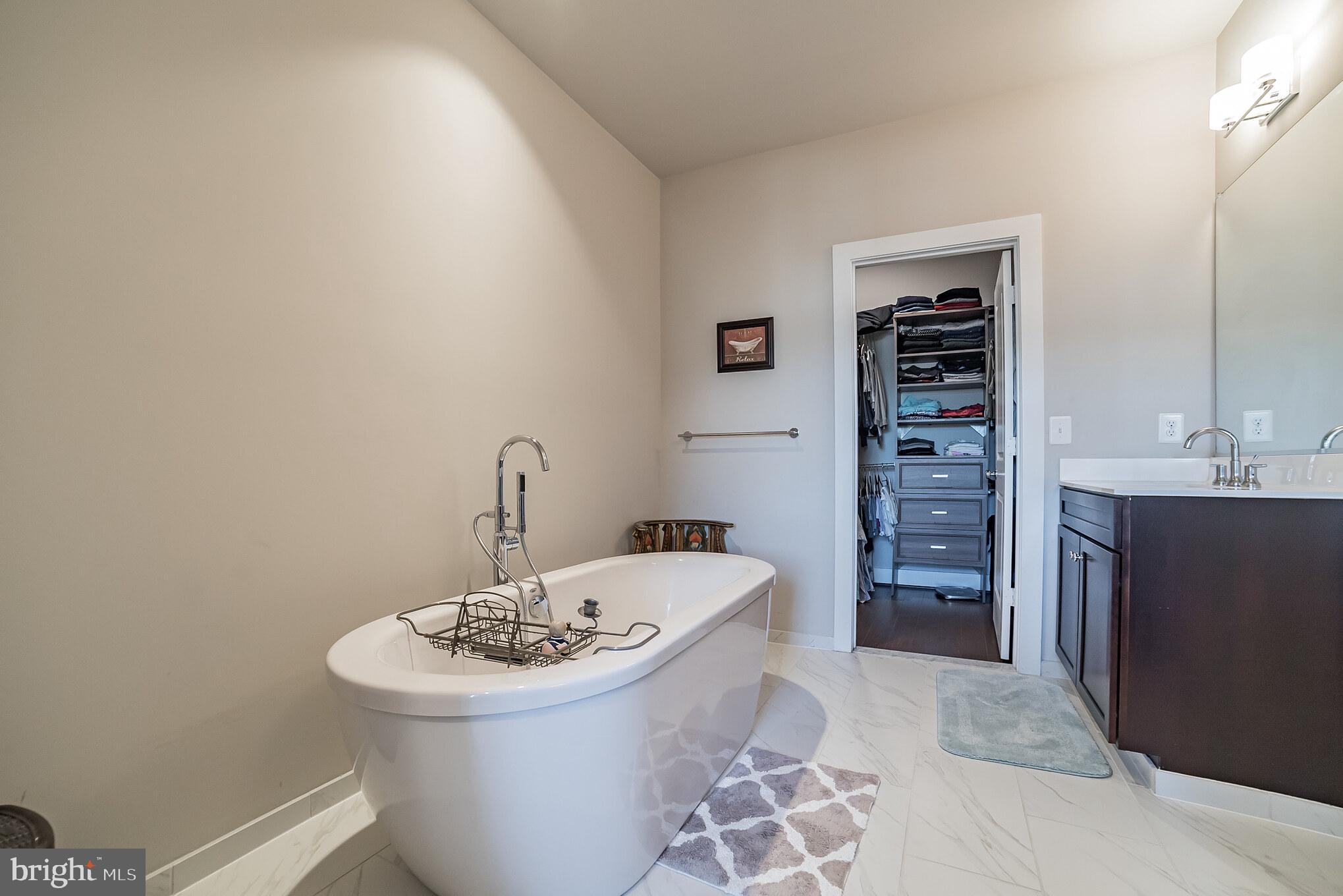 PARKLANDS AT WATKINS MILL - Residential
