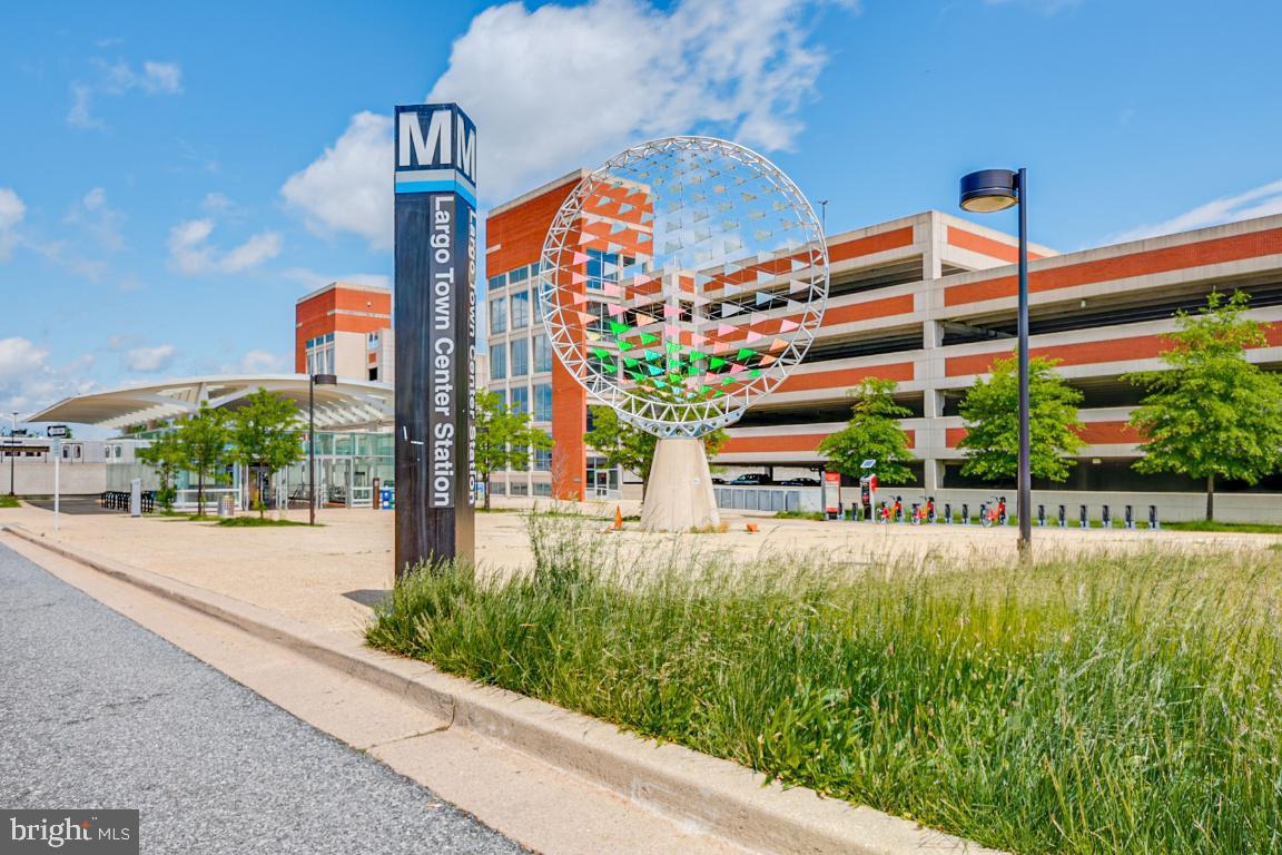 LARGO TOWN CENTER CONDOMINIUMS - Residential