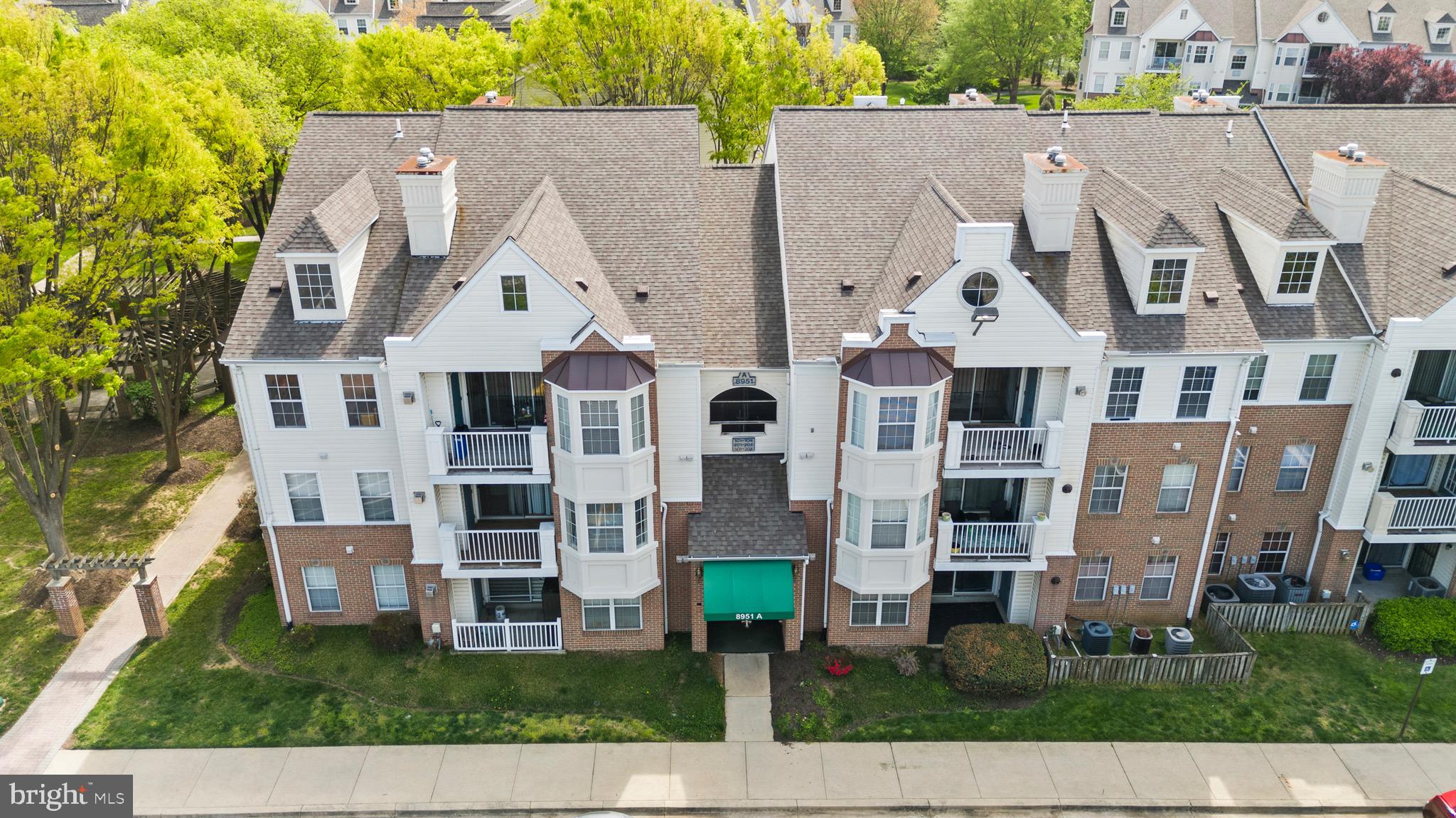 LARGO TOWN CENTER CONDOMINIUMS - Residential