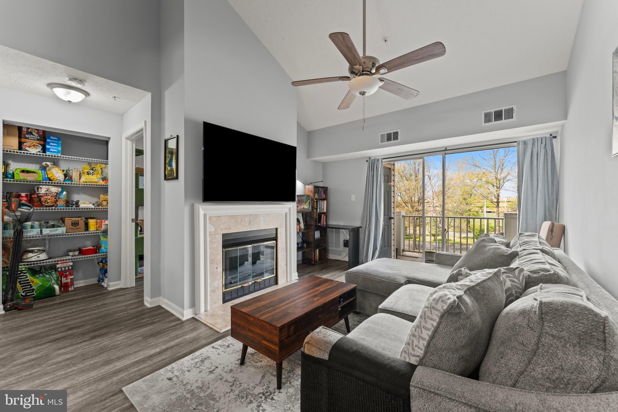 LARGO TOWN CENTER CONDOMINIUMS - Residential