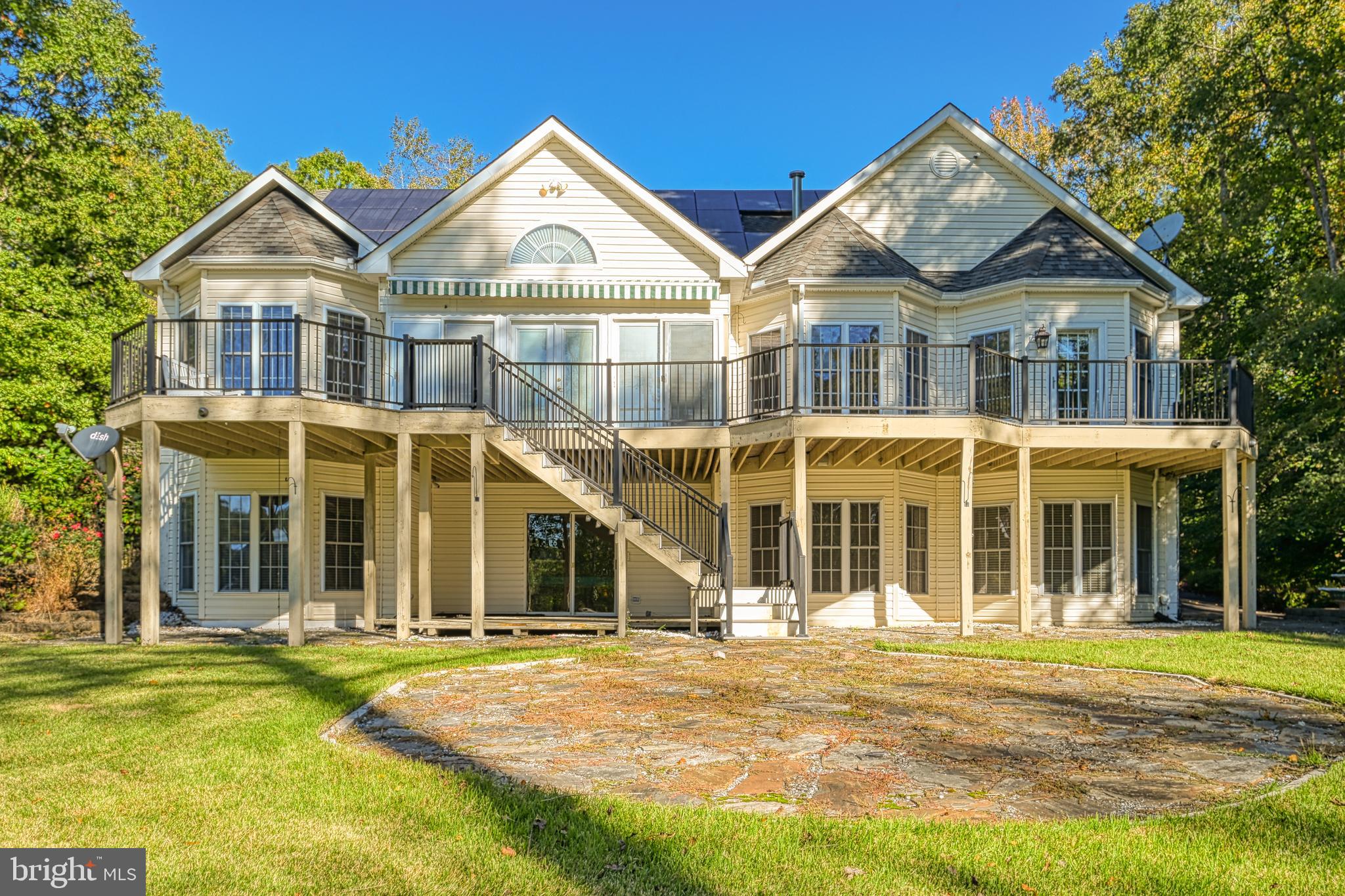 SHOREWOOD - Residential