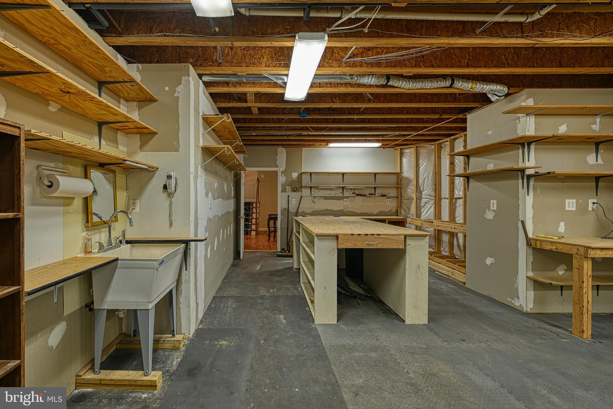 SHOREWOOD - Residential