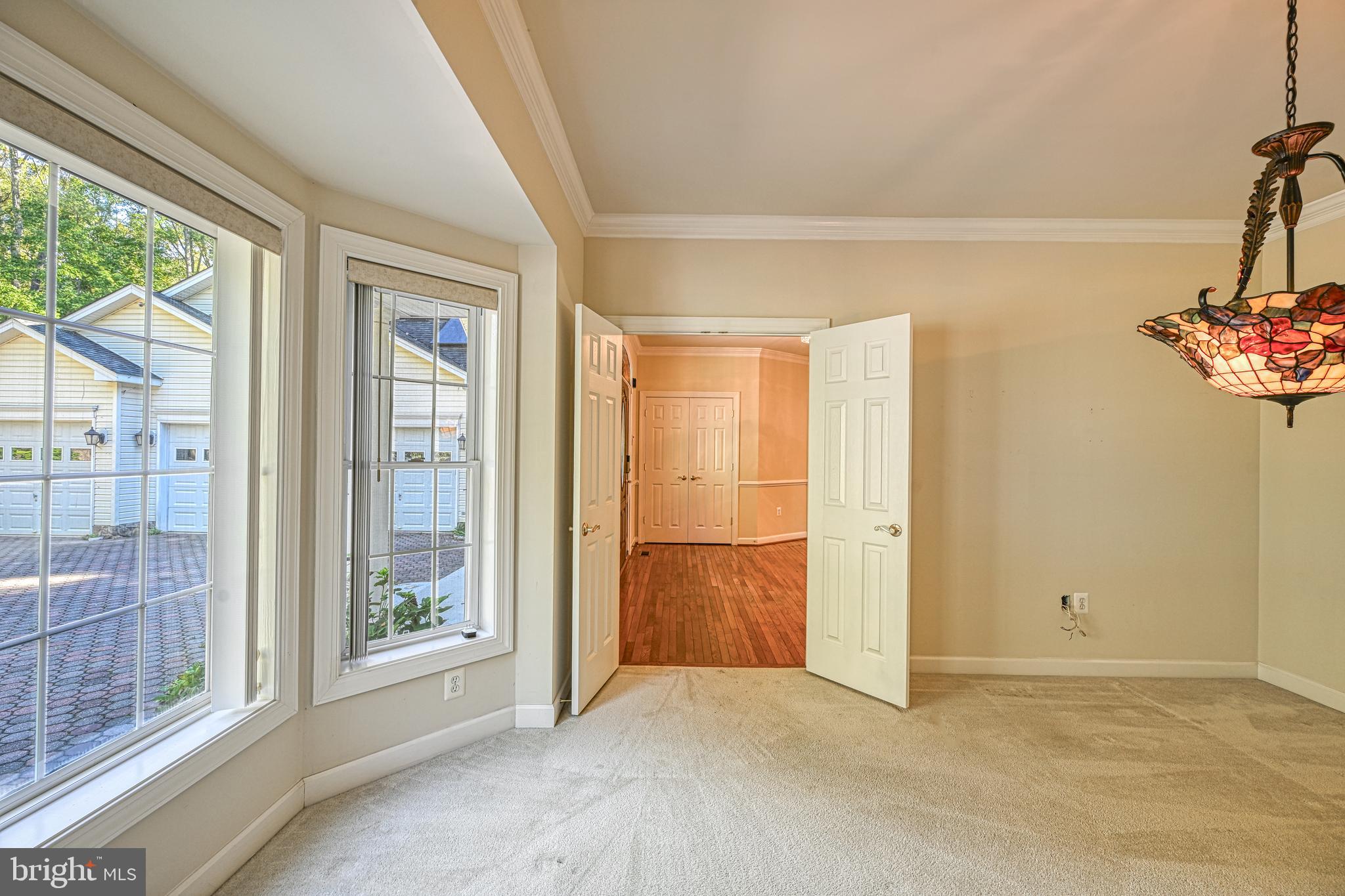 SHOREWOOD - Residential