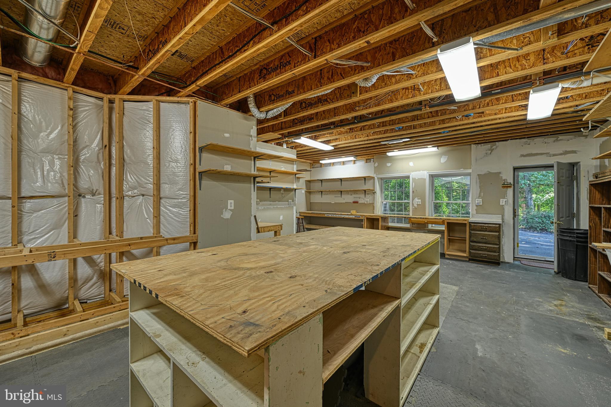 SHOREWOOD - Residential