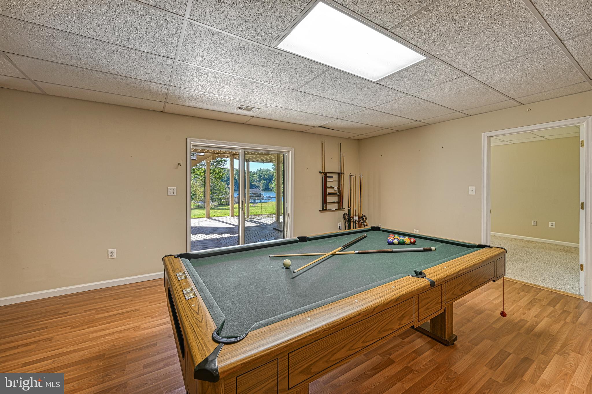 SHOREWOOD - Residential