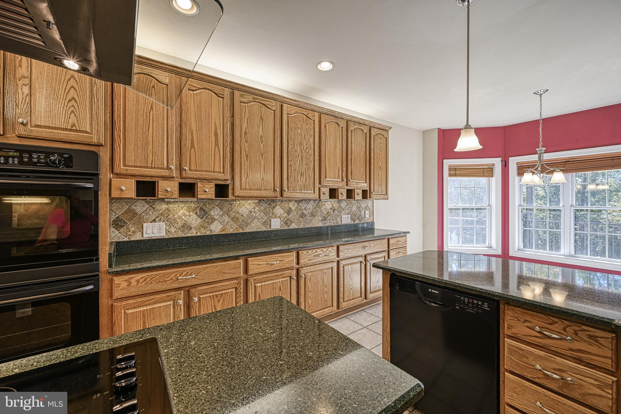 SHOREWOOD - Residential