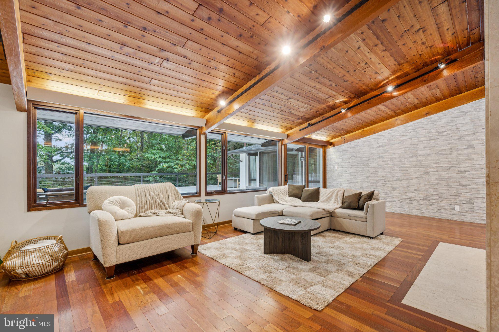 RESTON - Residential