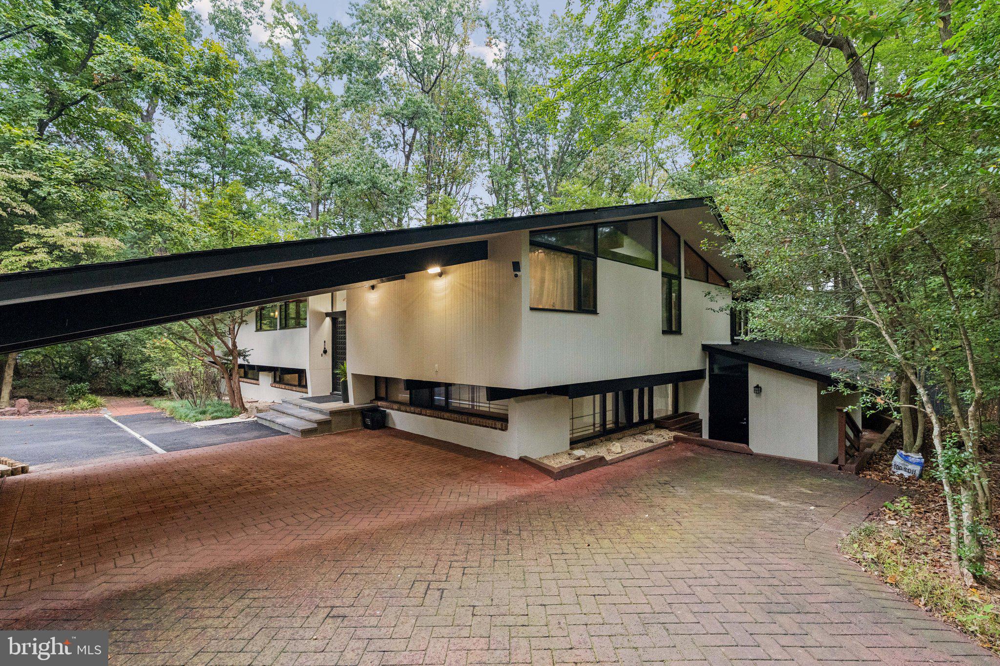 RESTON - Residential