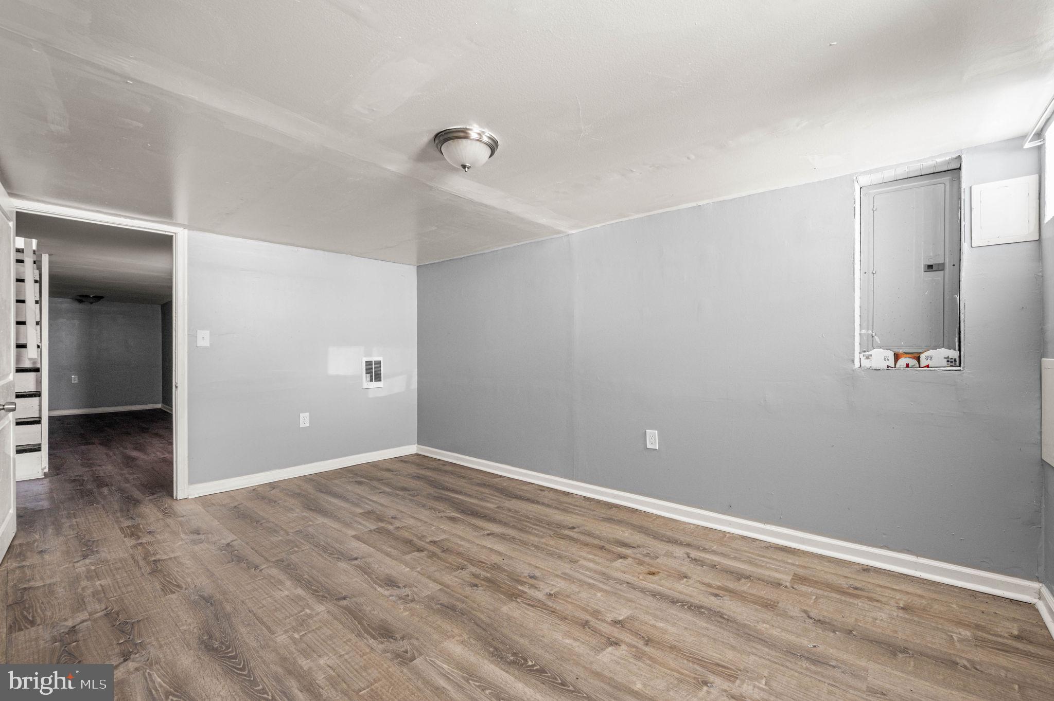 KENSINGTON - Residential