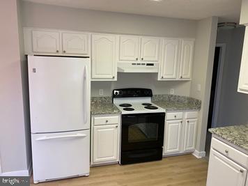 SUMMERLAKE - Residential Lease