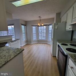 SUMMERLAKE - Residential Lease