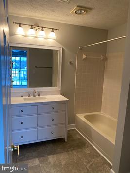 SUMMERLAKE - Residential Lease