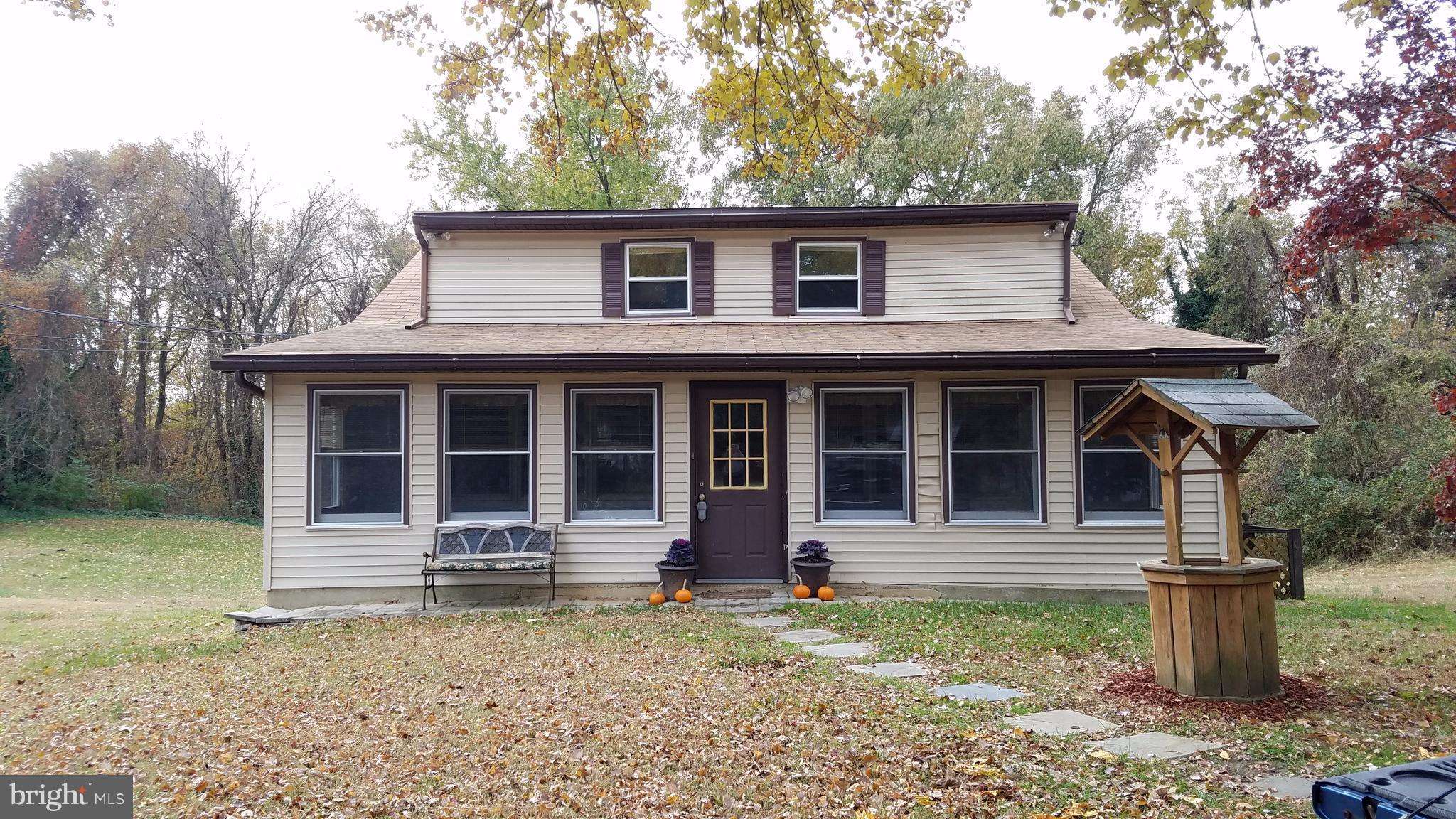 JUST PAINTED New Carpet in Bedrooms! MOTIVATED SELLER! LARGE LOT extends back through trees, 1.64 acres! Home is well maintained, 3 full levels of living space, large windows in basement bedrooms with lots of light! Walkout lower level, open floor plan on main level, off street parking for multiple vehicles. HUGE bathroom. Dead end street in the heart of everything! Near by 100, 97.
