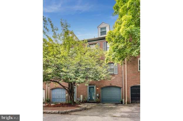 PENN SQUARE - Residential Lease
