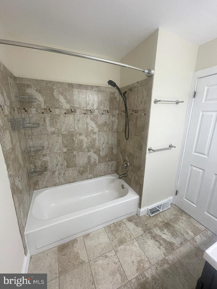 PENN SQUARE - Residential Lease