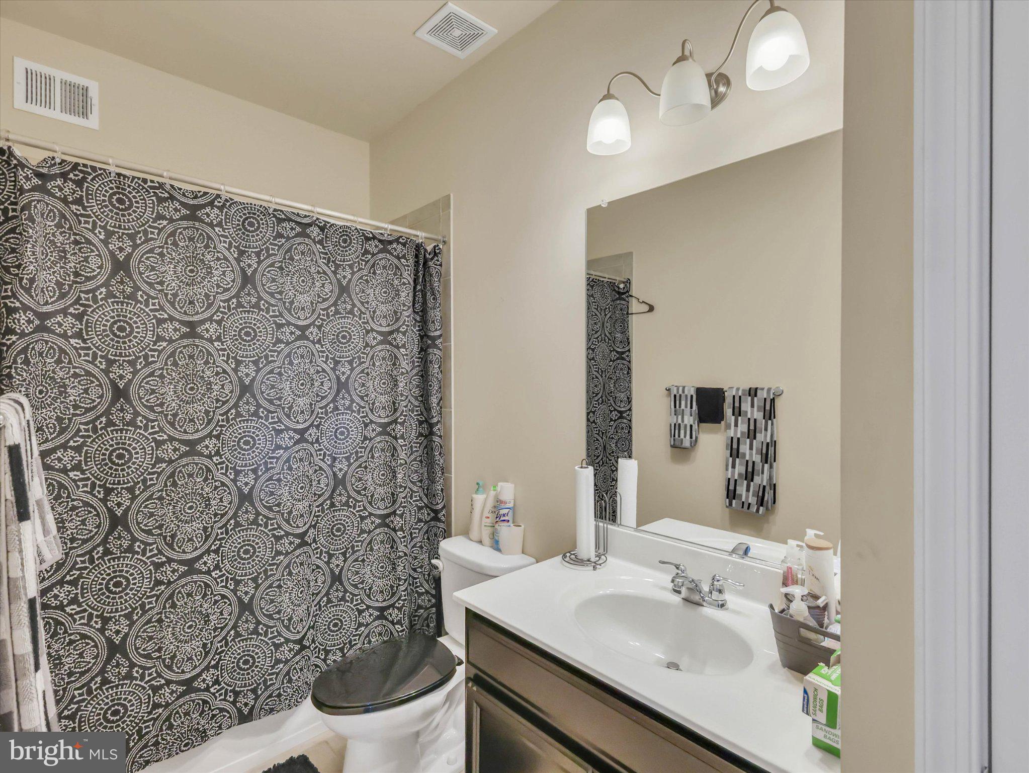 WOODMORE TOWNE CENTRE - Residential