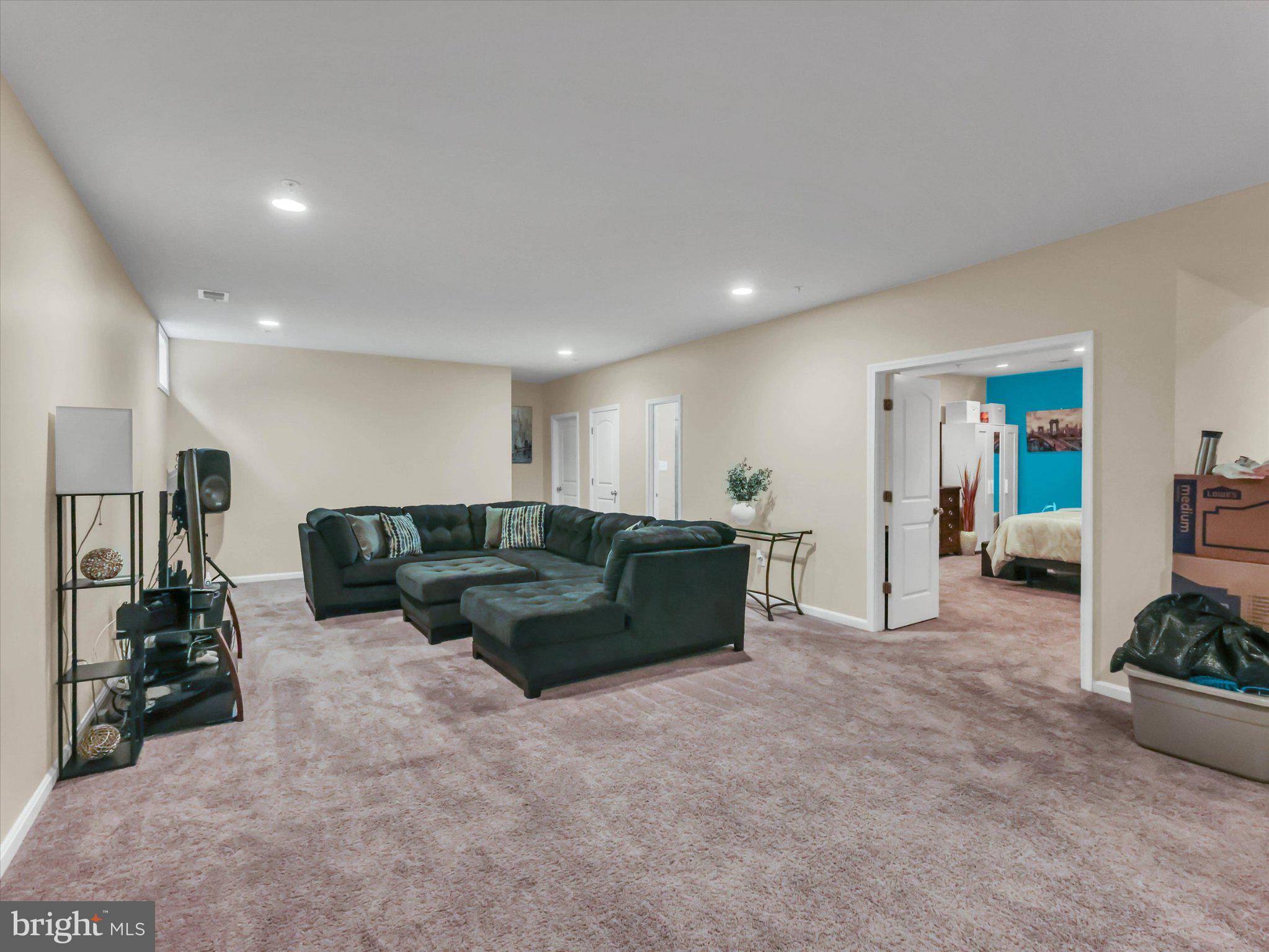 WOODMORE TOWNE CENTRE - Residential