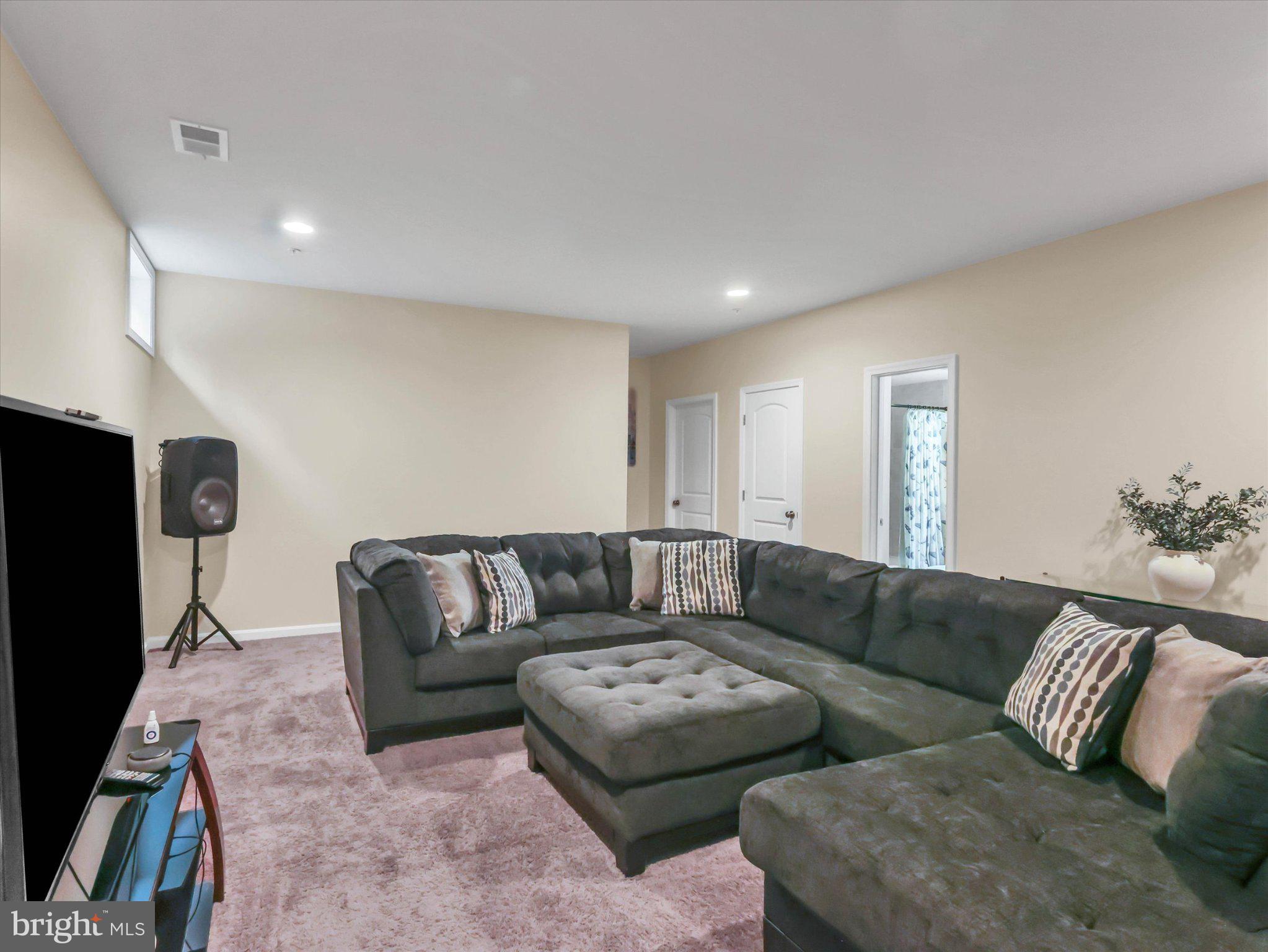 WOODMORE TOWNE CENTRE - Residential