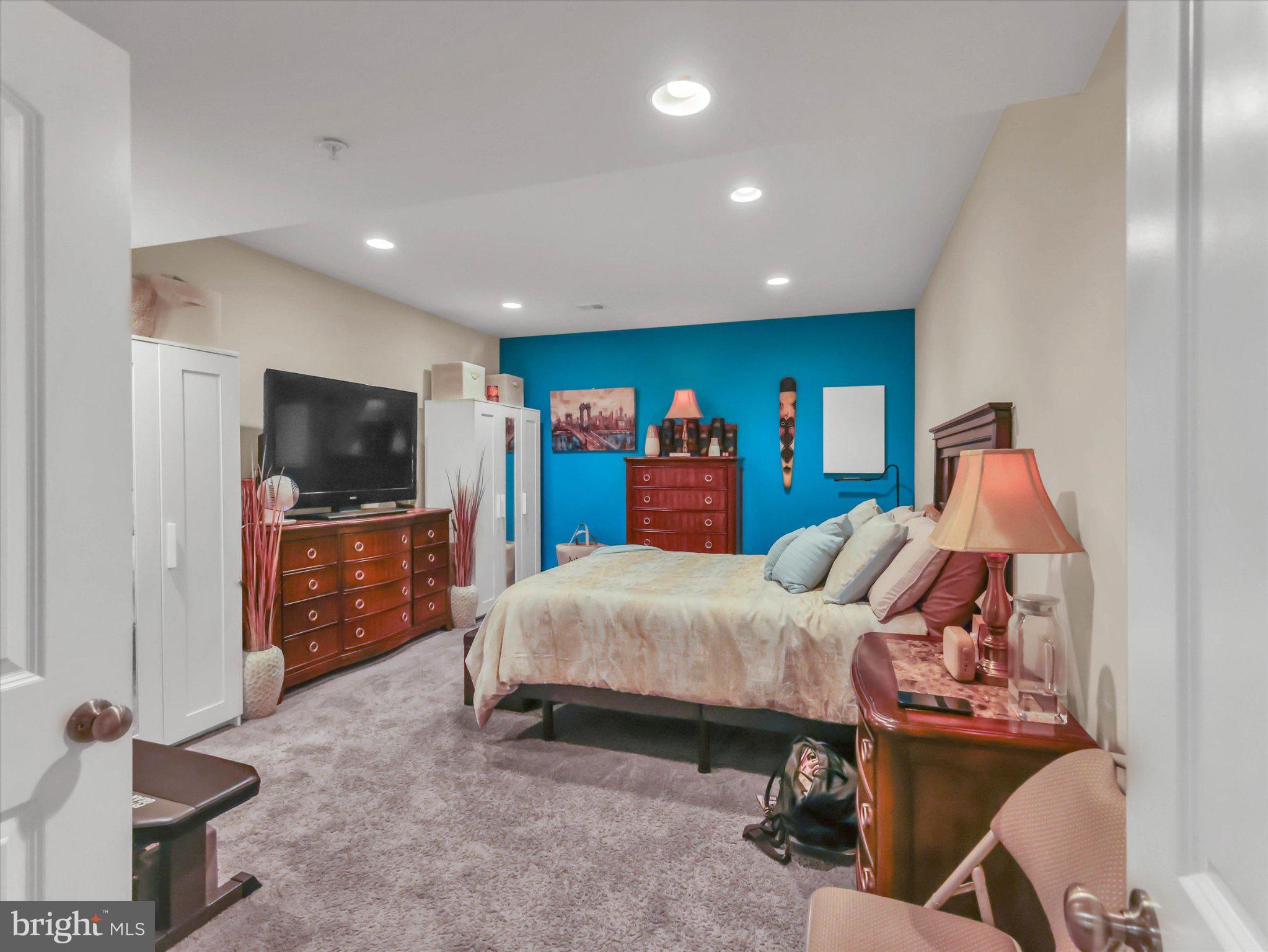 WOODMORE TOWNE CENTRE - Residential