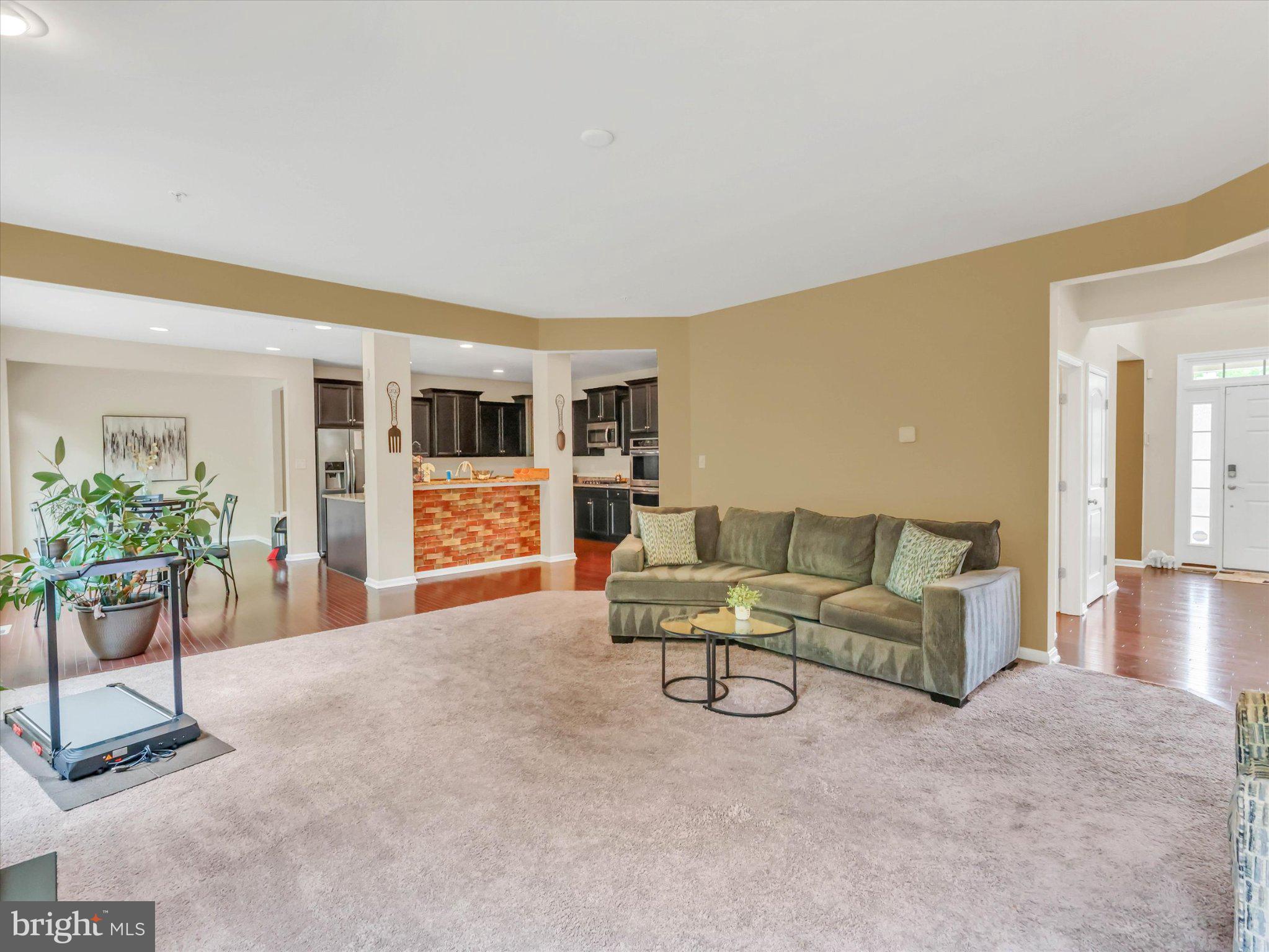 WOODMORE TOWNE CENTRE - Residential