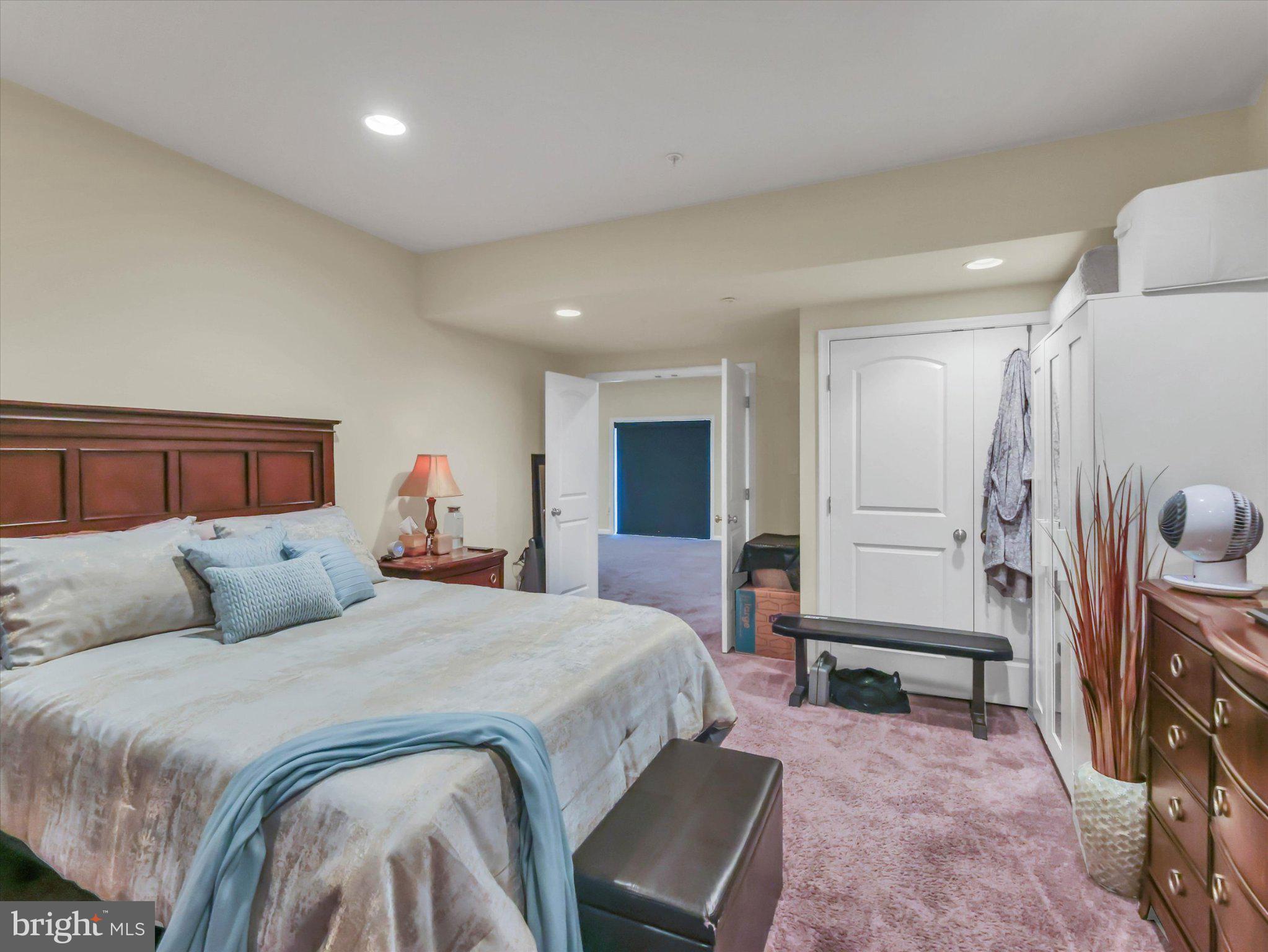 WOODMORE TOWNE CENTRE - Residential
