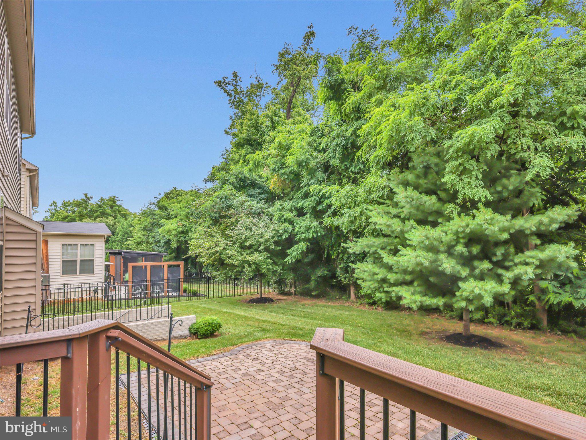 WOODMORE TOWNE CENTRE - Residential