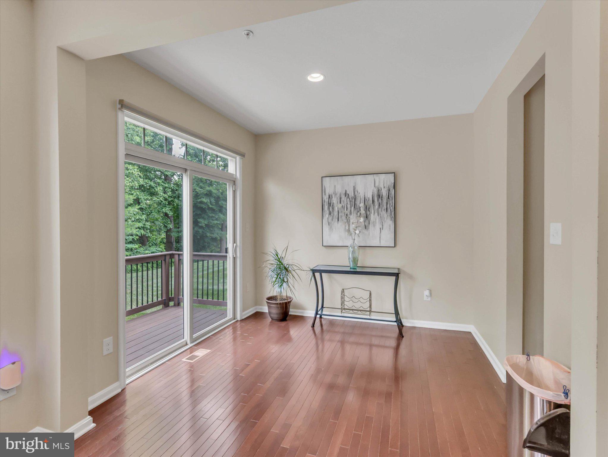 WOODMORE TOWNE CENTRE - Residential