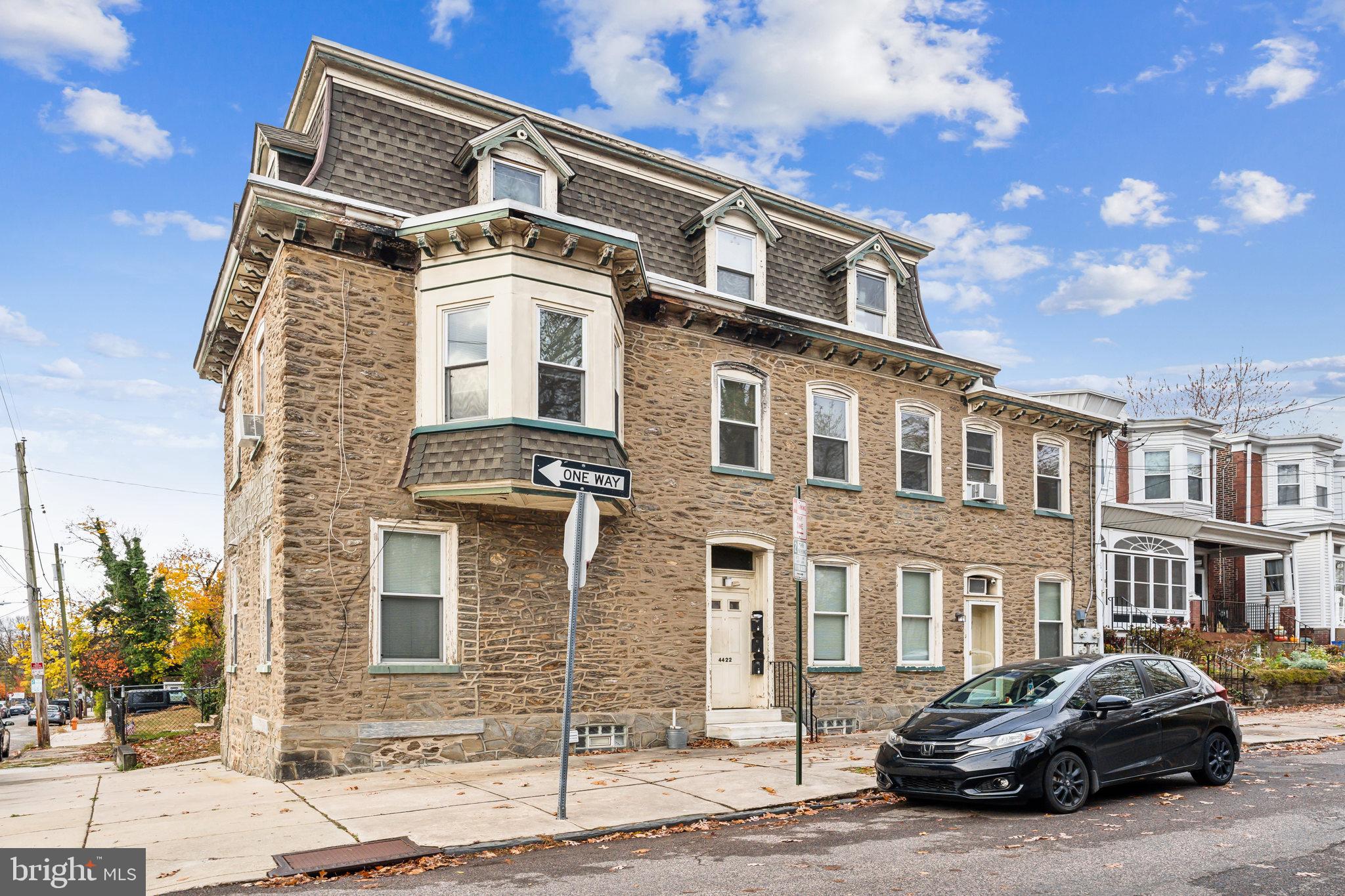 ROXBOROUGH - Residential Lease