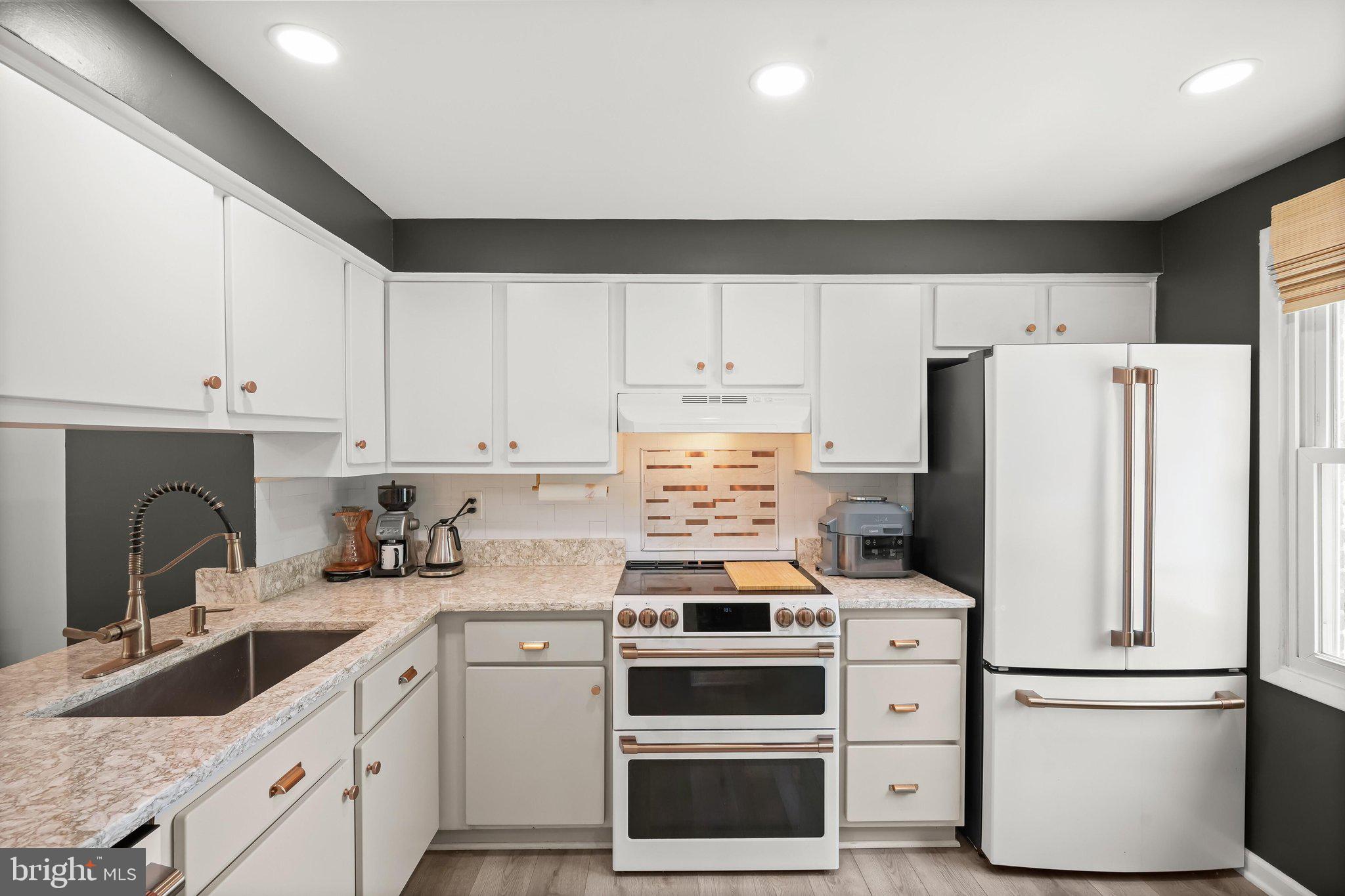 NEWINGTON FOREST - Residential