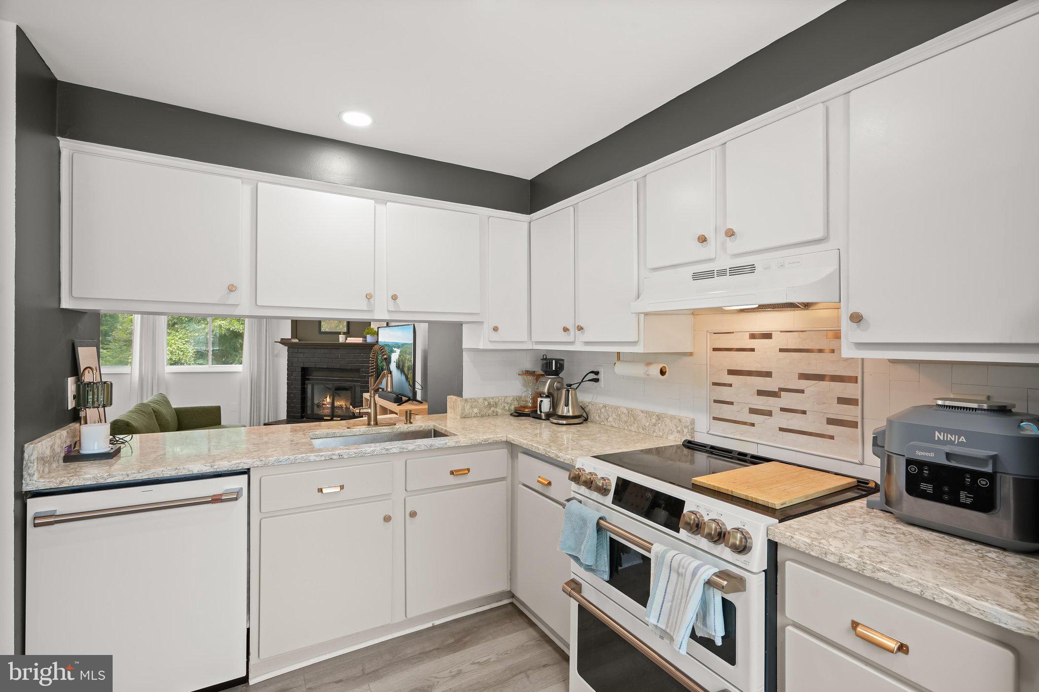 NEWINGTON FOREST - Residential