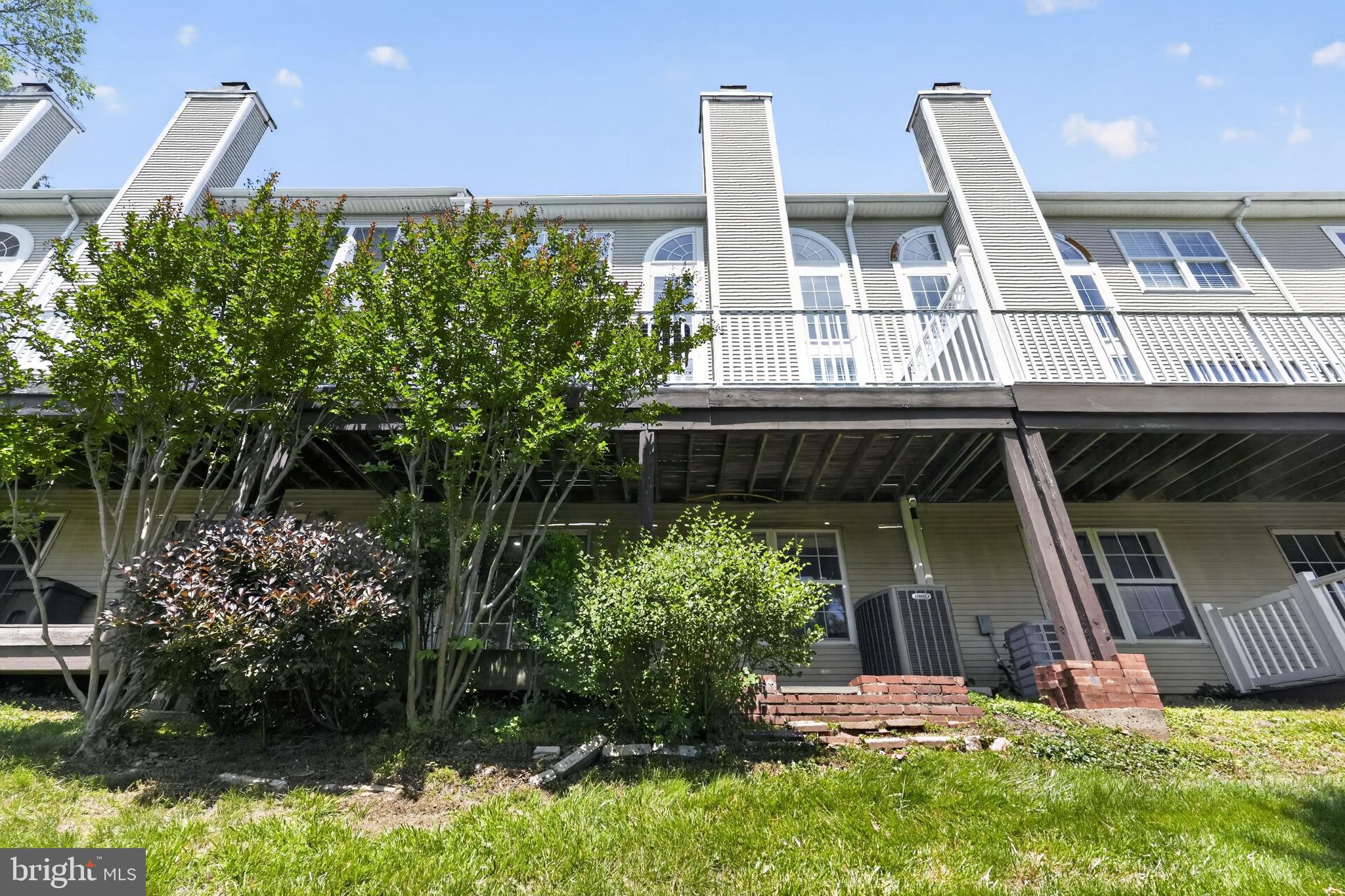 REBEL HILL - Residential