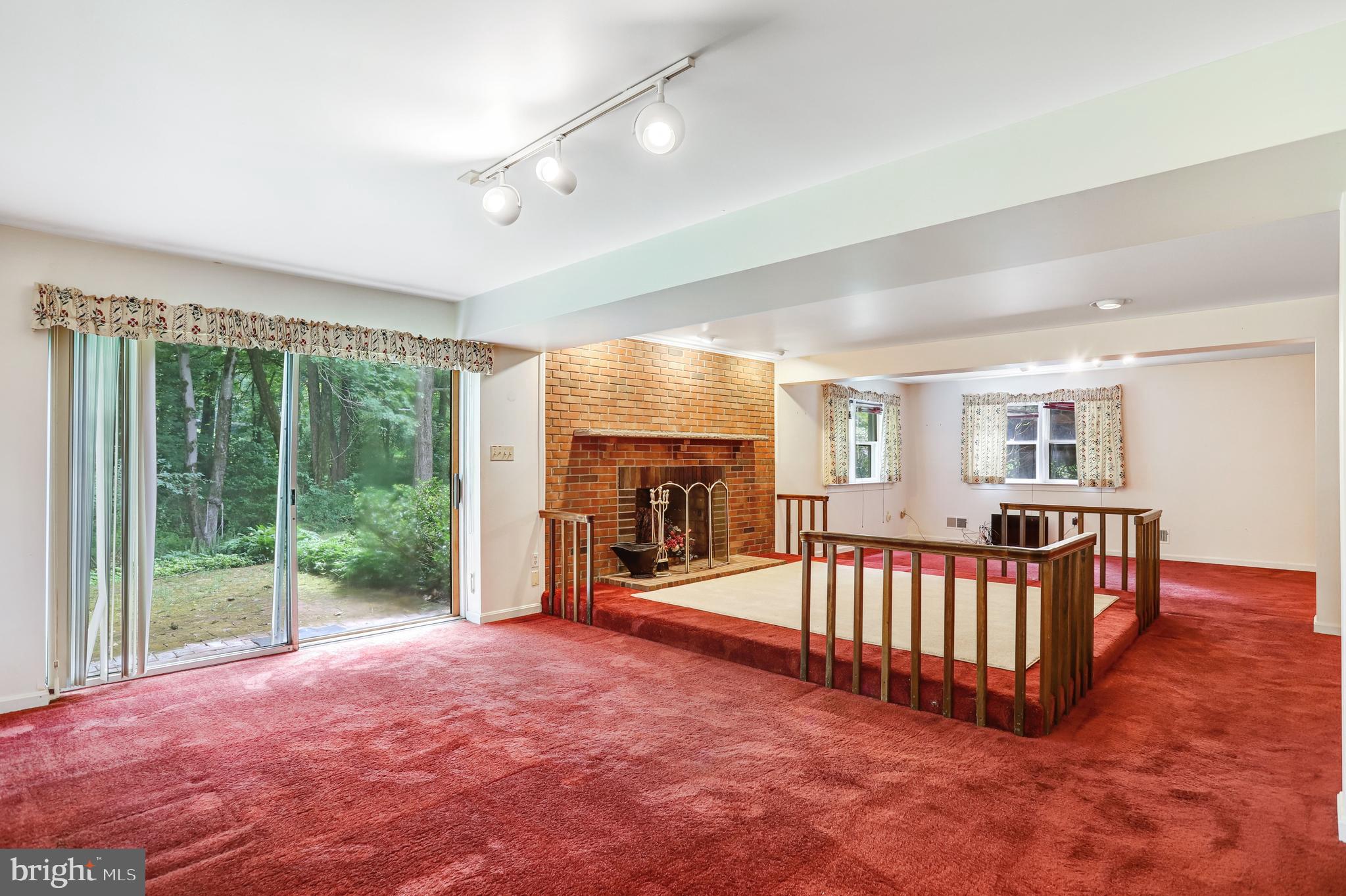VALE WOODS KNOLLS - Residential