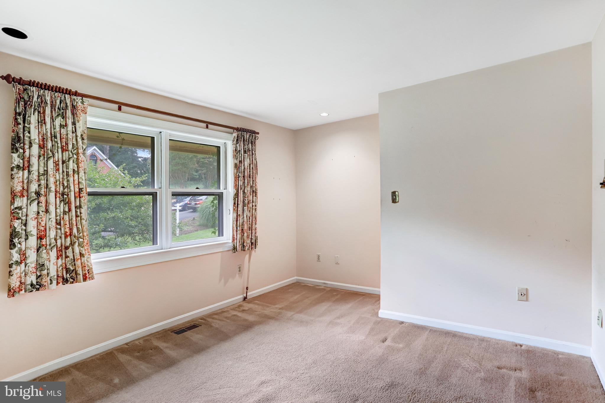 VALE WOODS KNOLLS - Residential