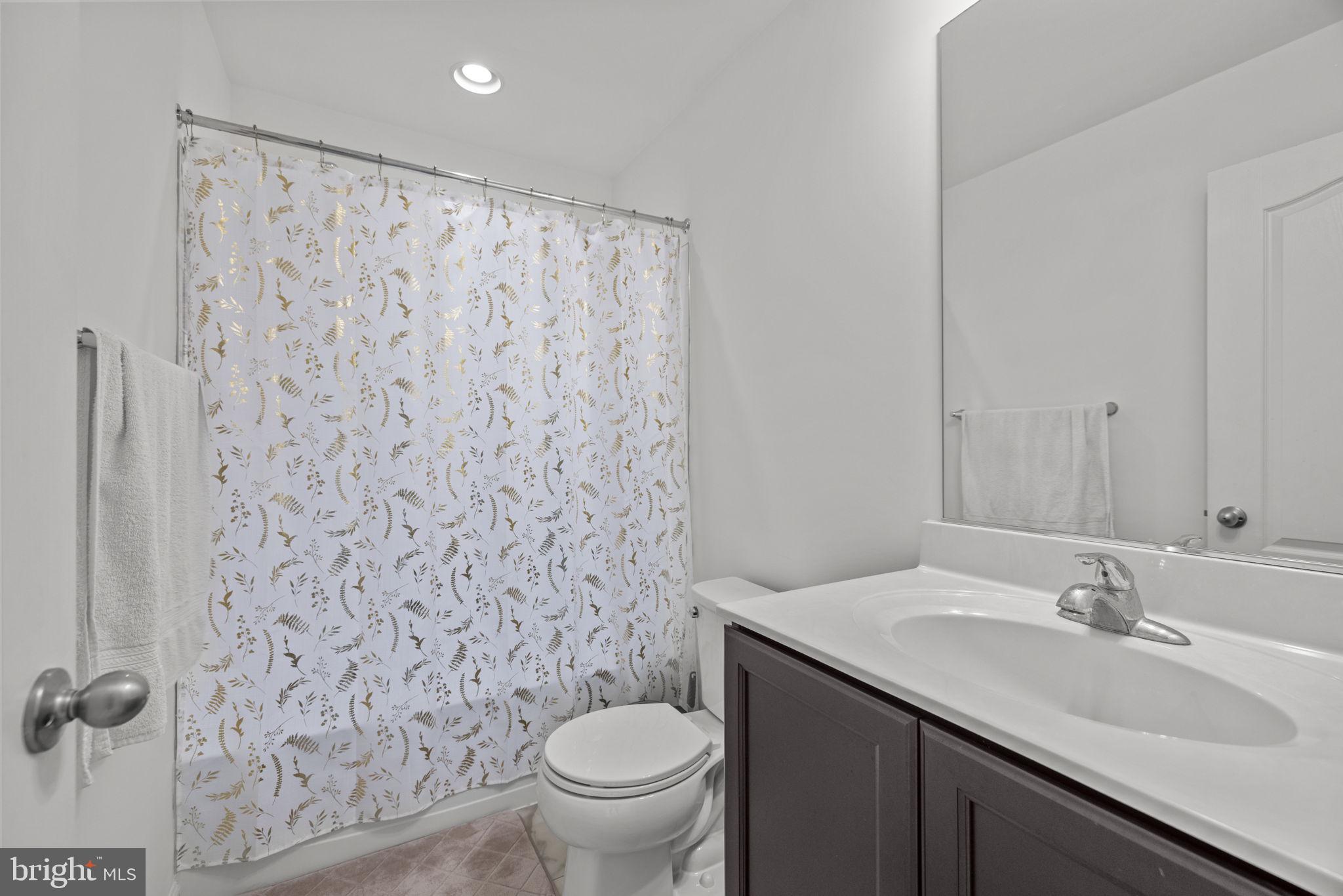 WHISPERING PINES - Residential
