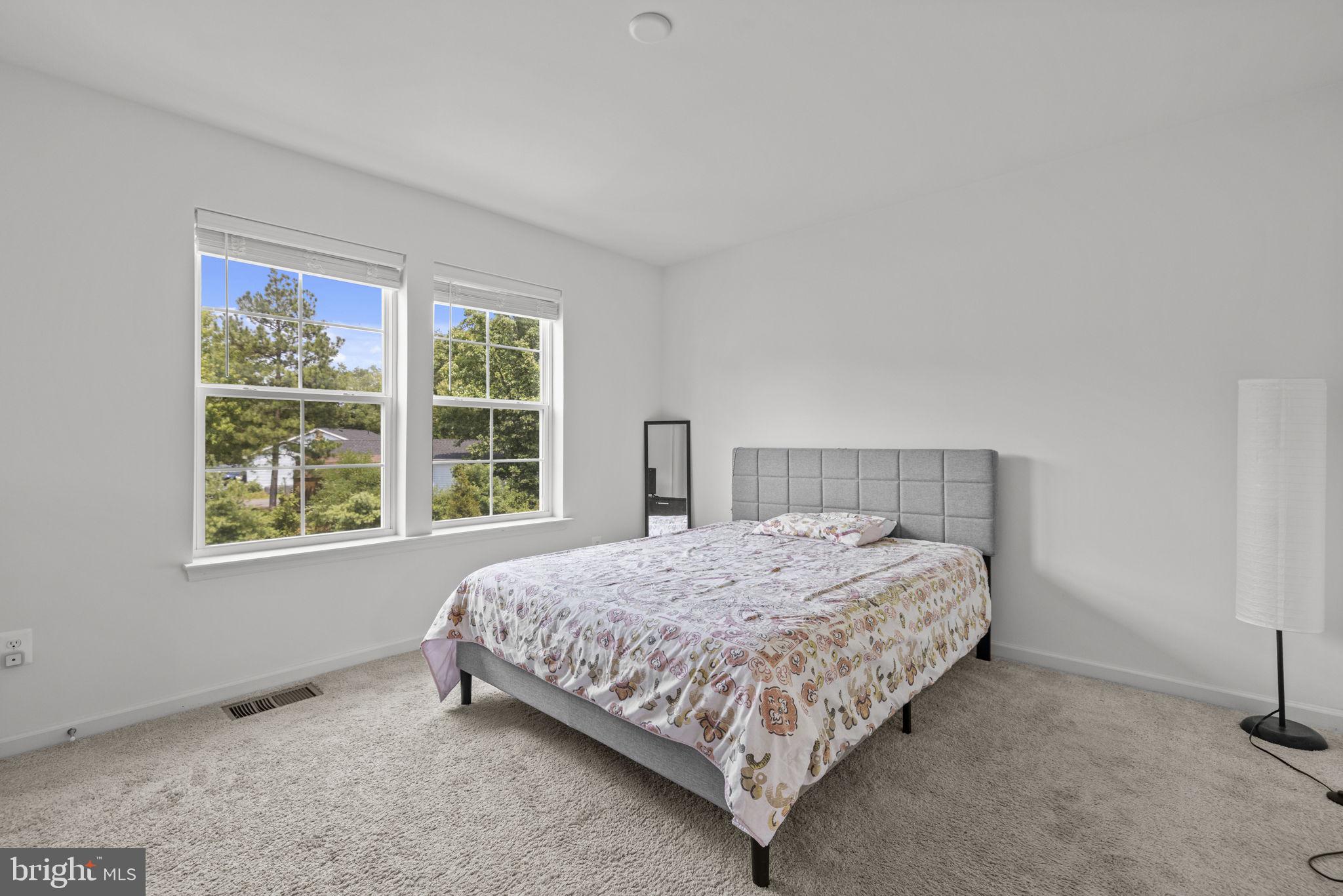 WHISPERING PINES - Residential