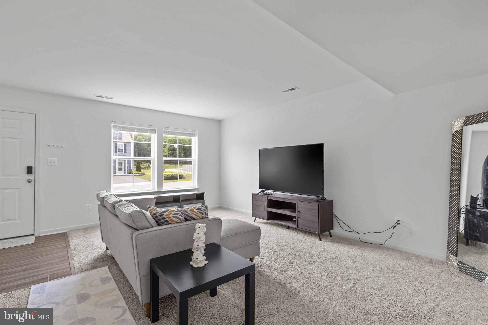 WHISPERING PINES - Residential