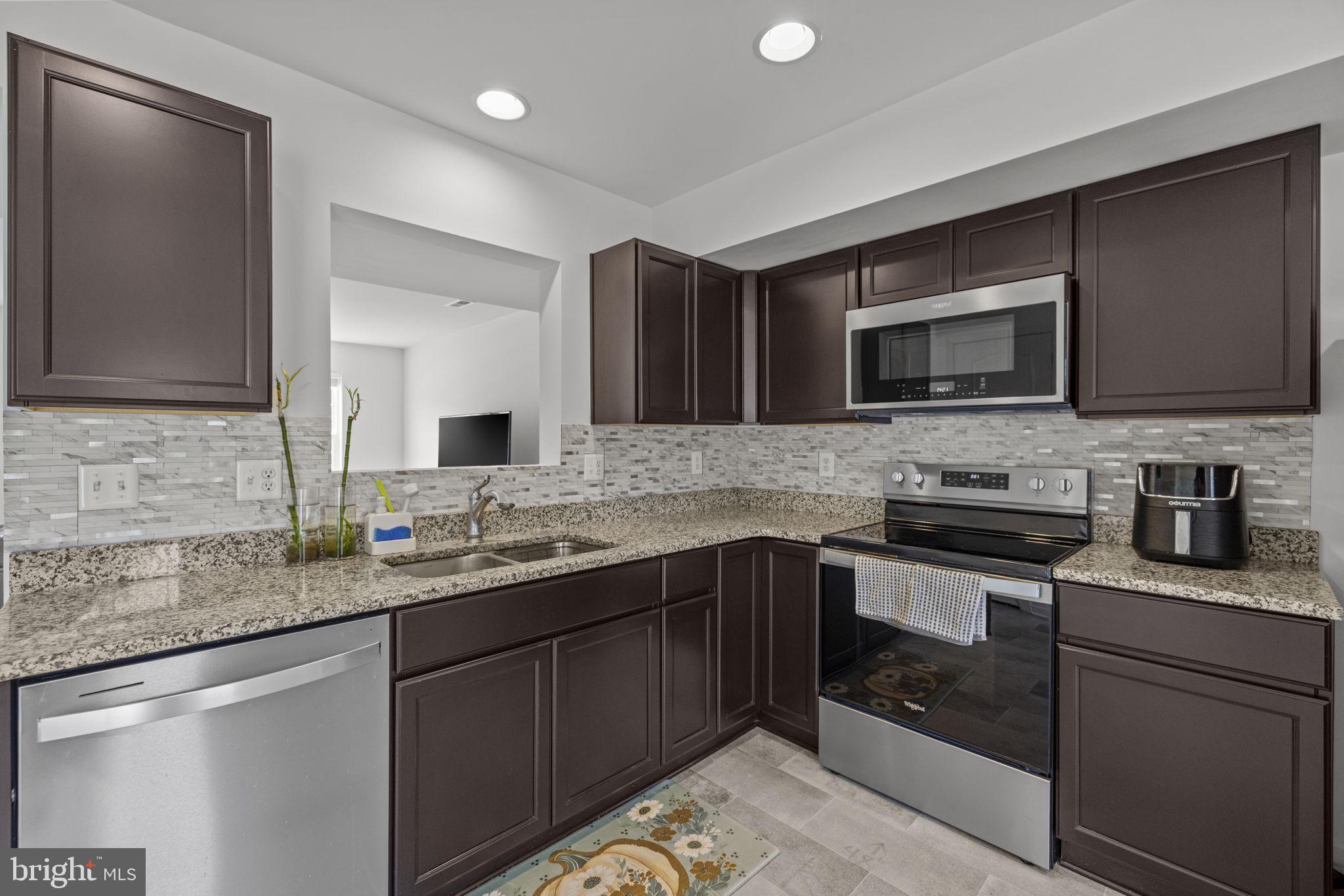 WHISPERING PINES - Residential