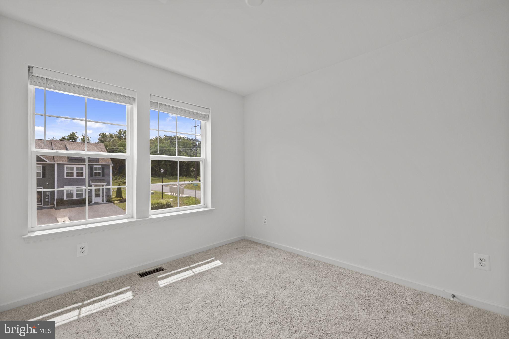 WHISPERING PINES - Residential